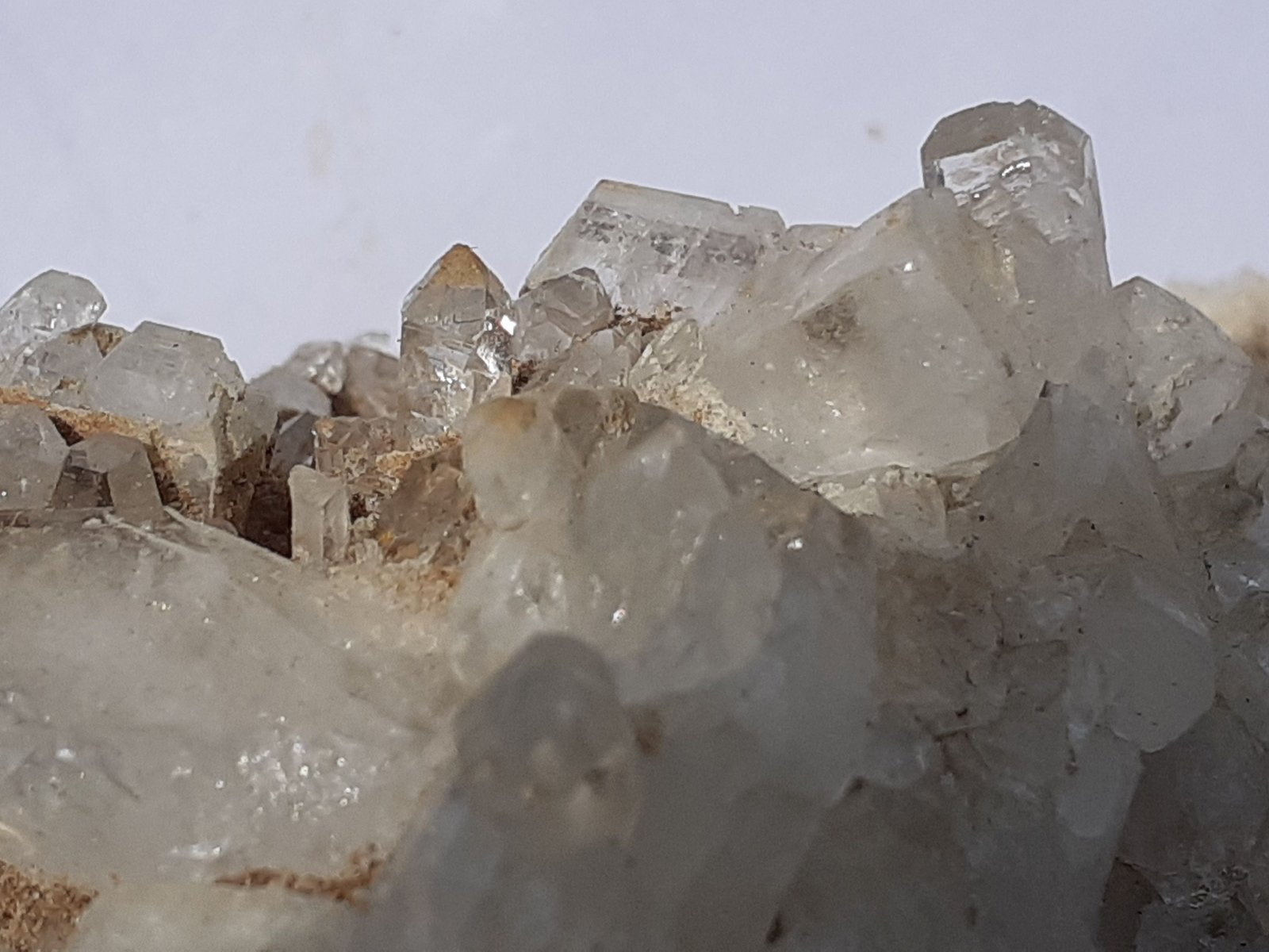 Quartz, Albite
7 x 4 cm
(Autor: Volkmar Stingl)