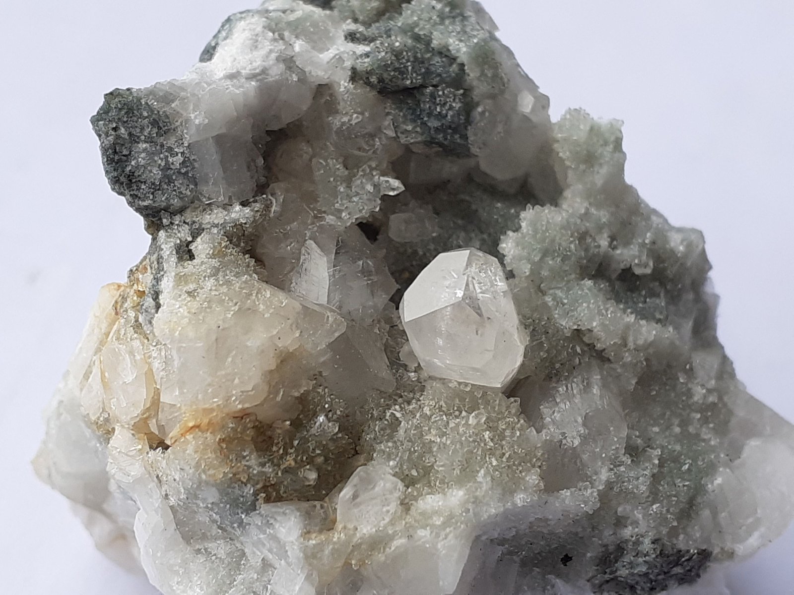 Calcite, Quartz
4 x 3 cm
(Autor: Volkmar Stingl)