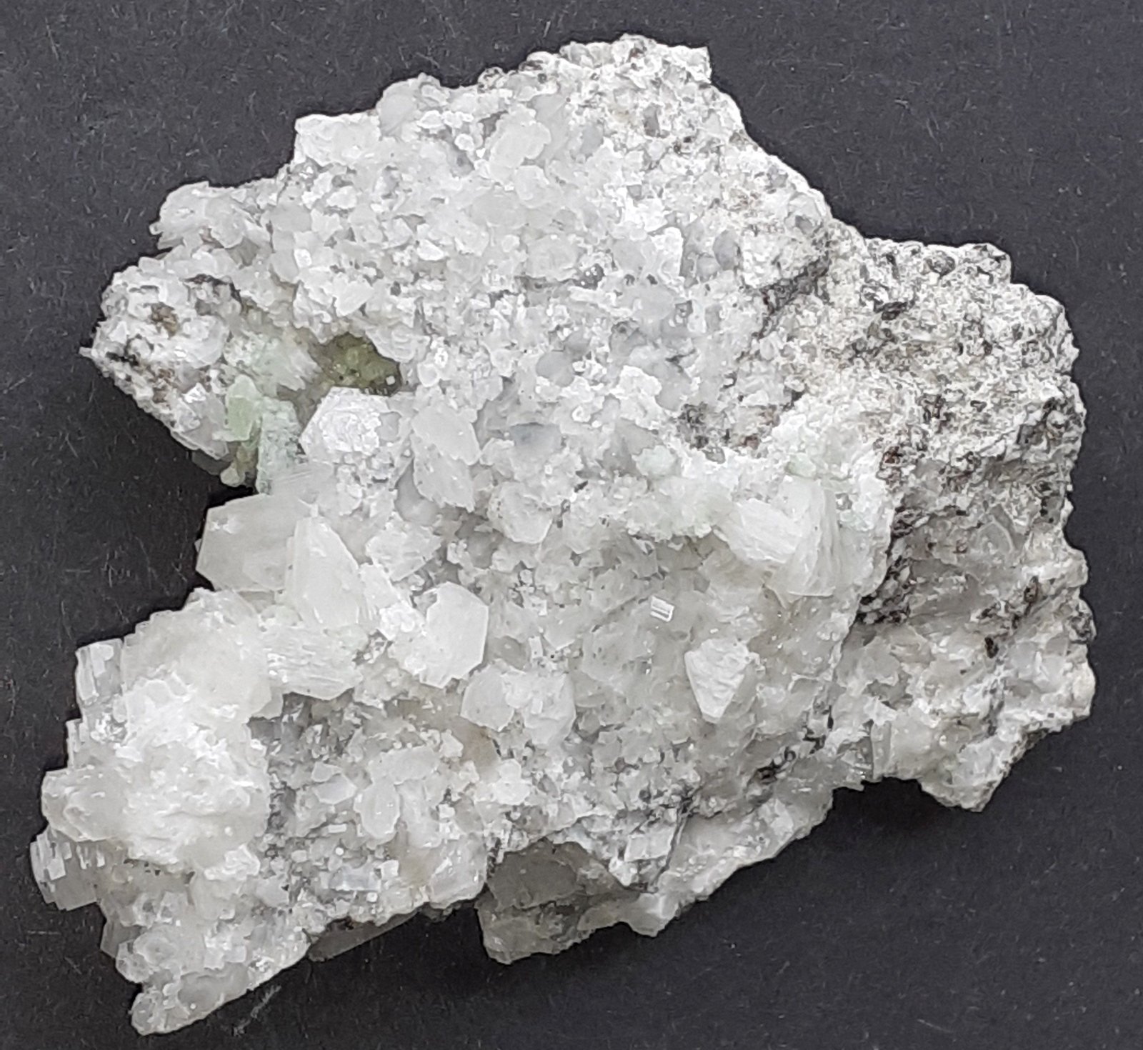 Calcite, Fluorite, Quarz, Pyrite
6 x 5,5 cm
(Autor: Volkmar Stingl)