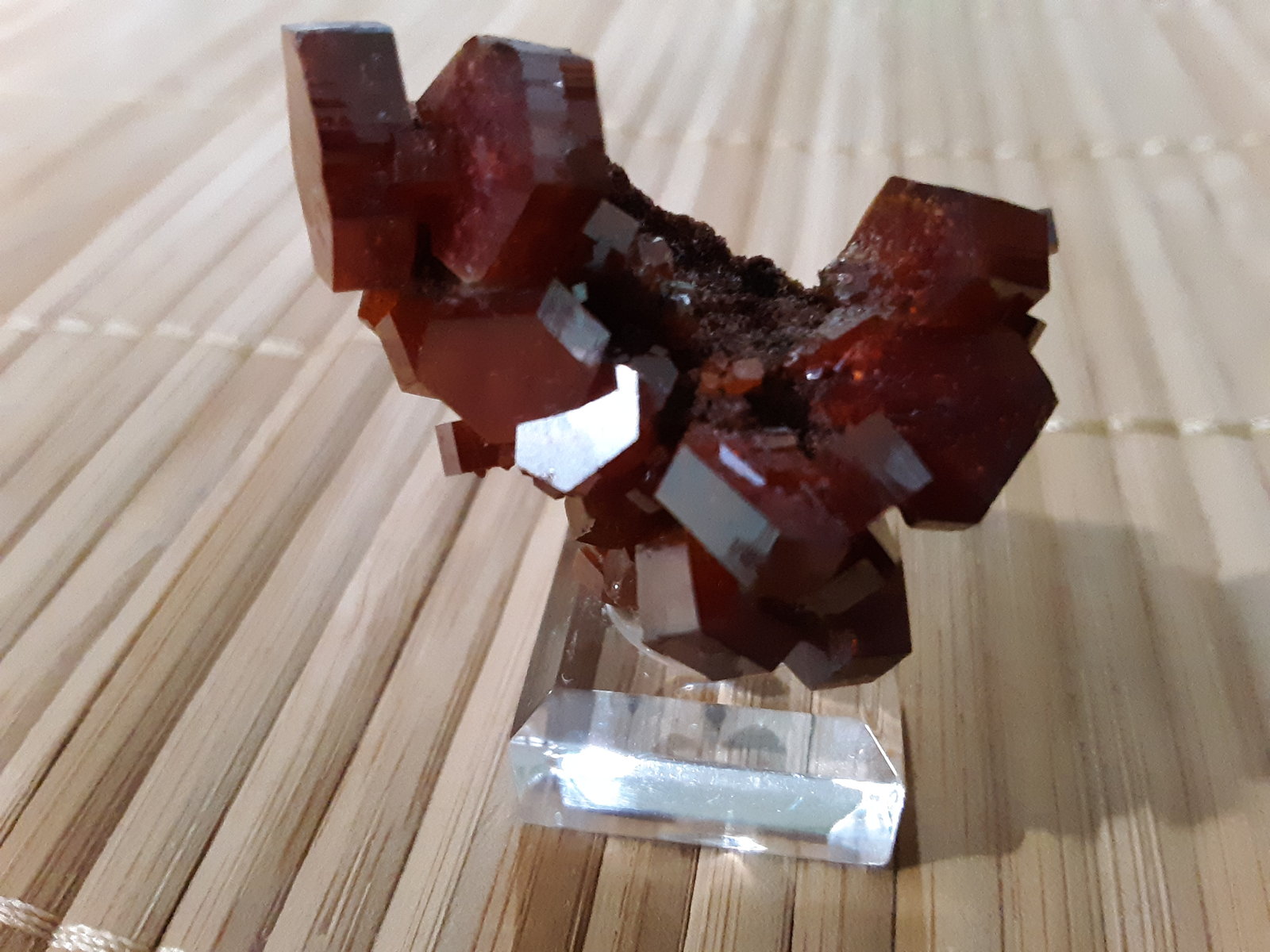 Vanadinite
3.6 x 3.0 x 2.0 cm
(Autor: Casimir Sarisky)