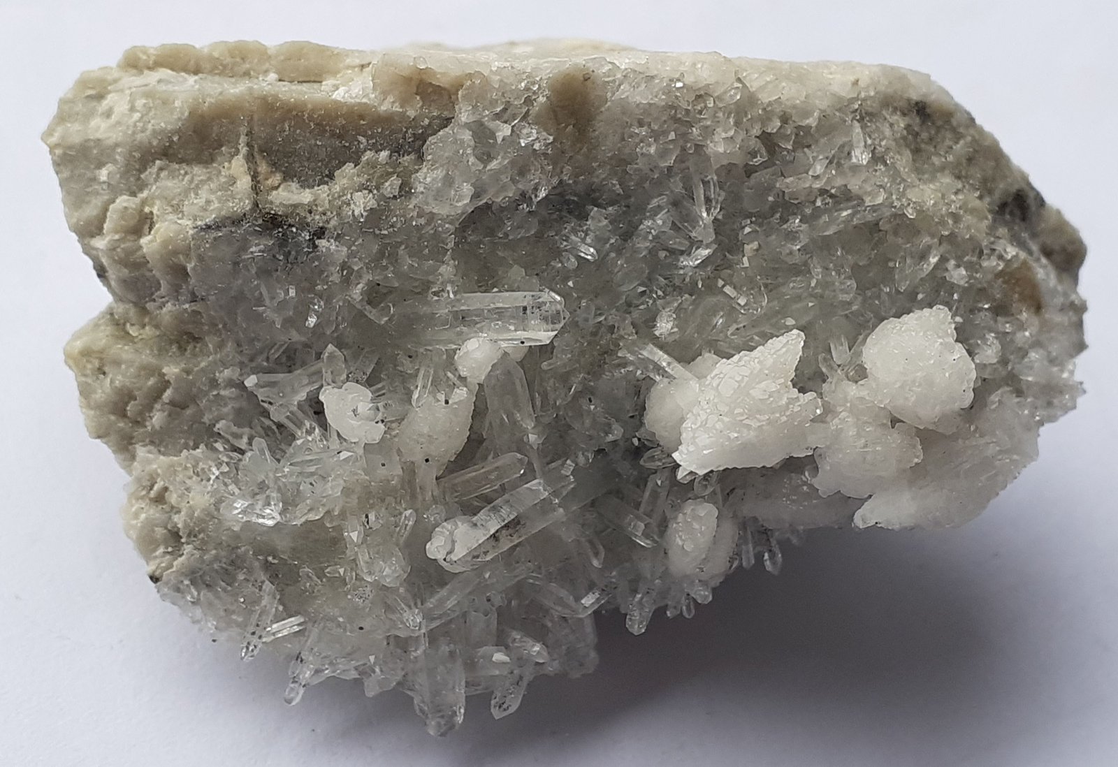 Calcite, Quartz
5 x 3 cm
(Autor: Volkmar Stingl)