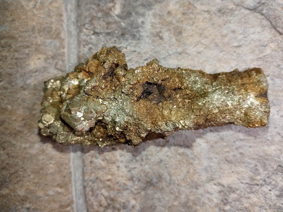 Marcasite on Pyrite
105 mm X 45 mm X 48 mm
(Autor: R Saunders)