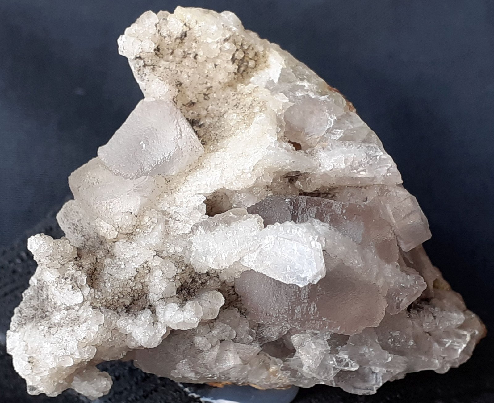 Fluorite, Quartz
4,5 x 4 cm
(Autor: Volkmar Stingl)