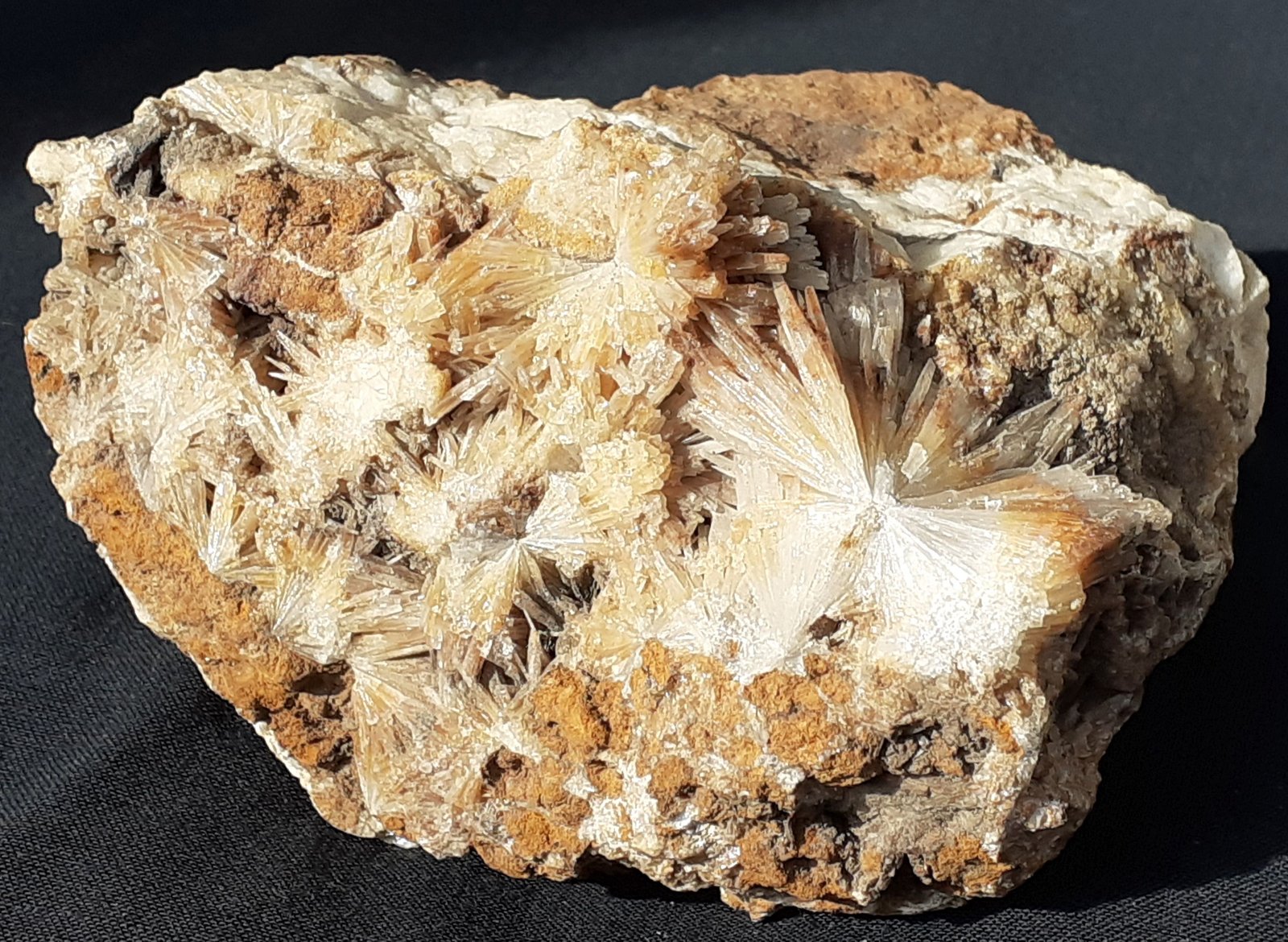 Aragonite
10 x 8 cm
(Autor: Volkmar Stingl)