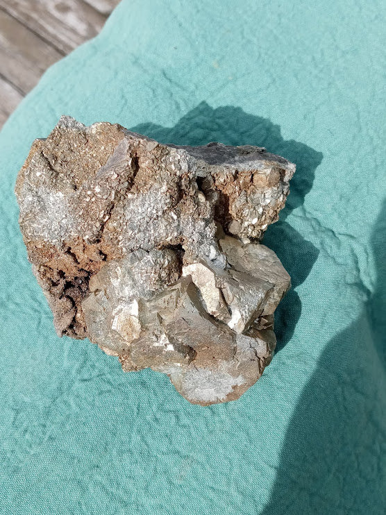 marcasite / pyrite
100 MM X 90 MM X 73 MM
(Autor: R Saunders)