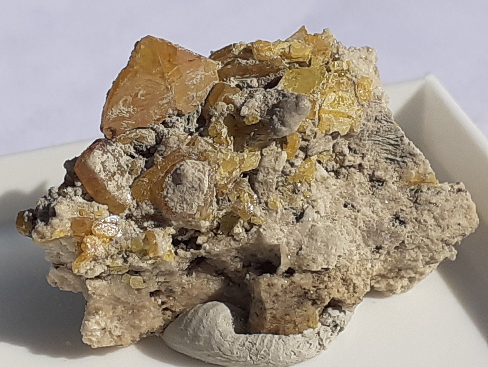 Wulfenite
2,5 x 2 cm
(Autor: Volkmar Stingl)