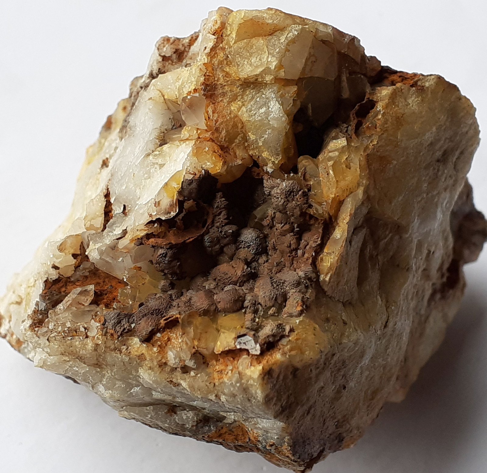 Quartz, limonite after Hematite
5 x 4,5 cm
(Autor: Volkmar Stingl)