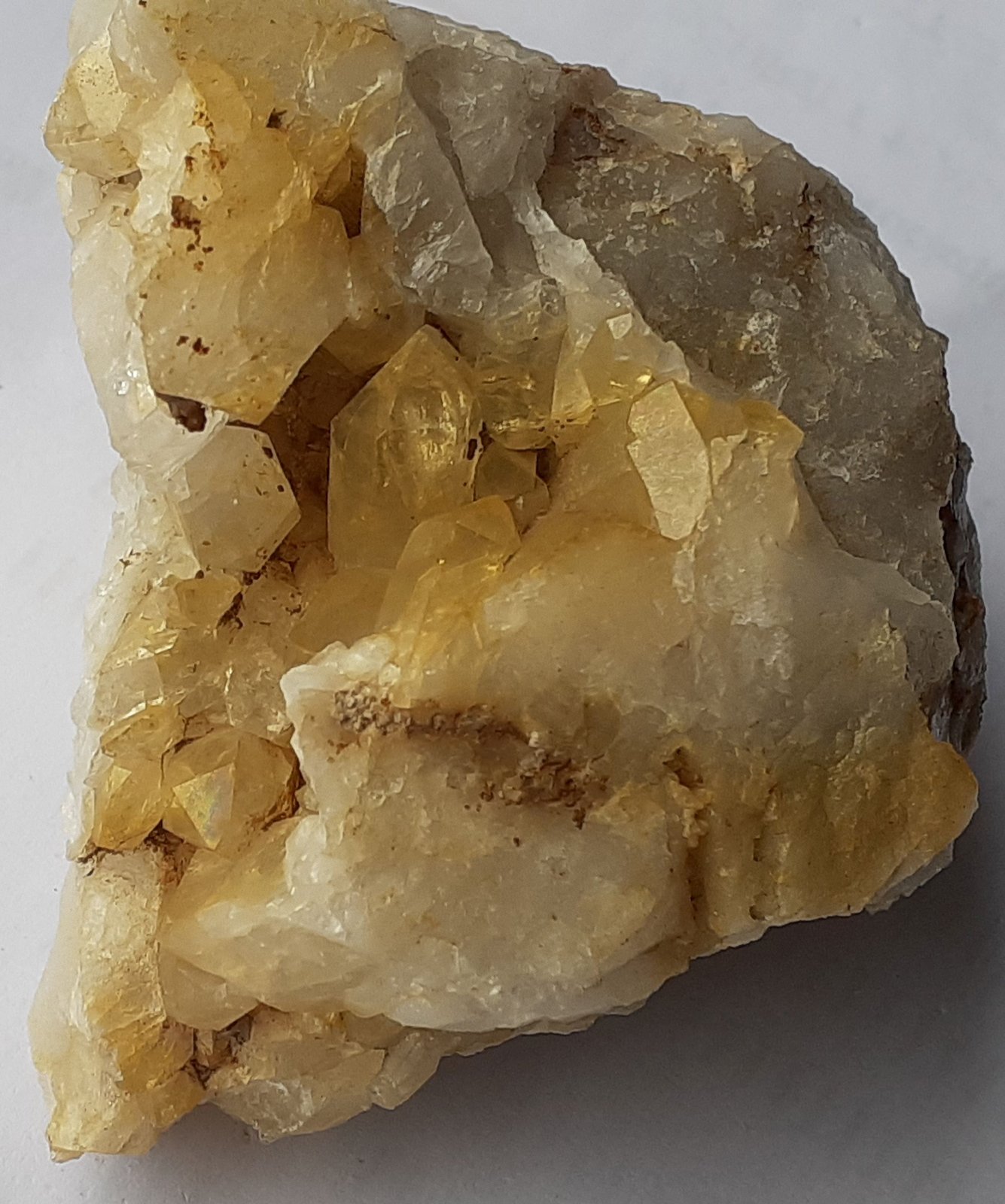 Quarz
5.5 x 5 cm
(Autor: Volkmar Stingl)