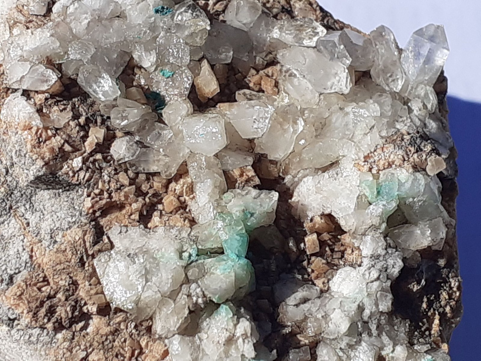 Quartz, Malachite, Dolomite
6 x 3,5 cm
(Autor: Volkmar Stingl)