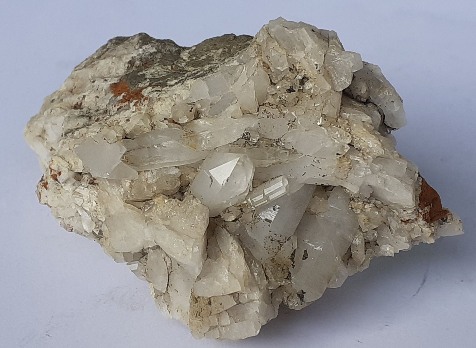 Quartz, Albite
6 x 3,5 cm
(Autor: Volkmar Stingl)