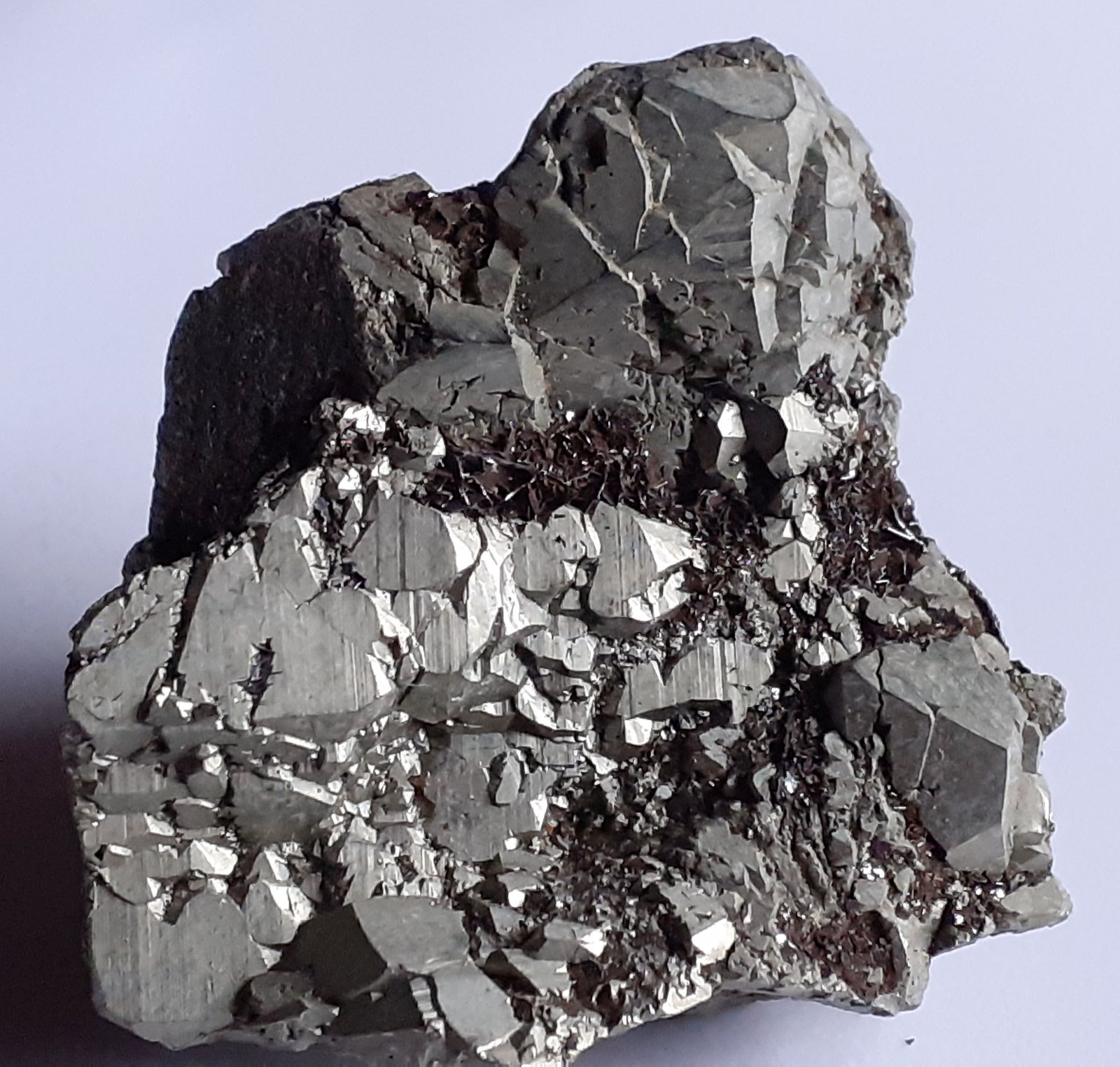 Pyrite, Hematite
3,5 x 3,5 cm
(Autor: Volkmar Stingl)