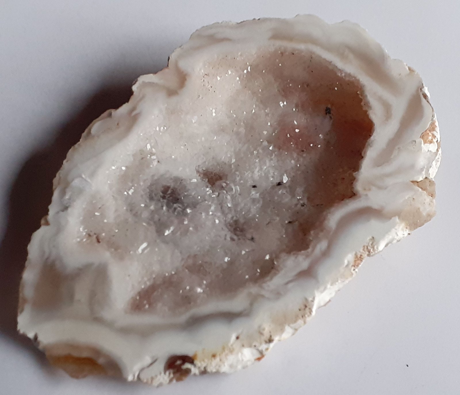 Quartz (variety agate), Quartz, Goethite
5,5 x 3,5 cm
(Autor: Volkmar Stingl)