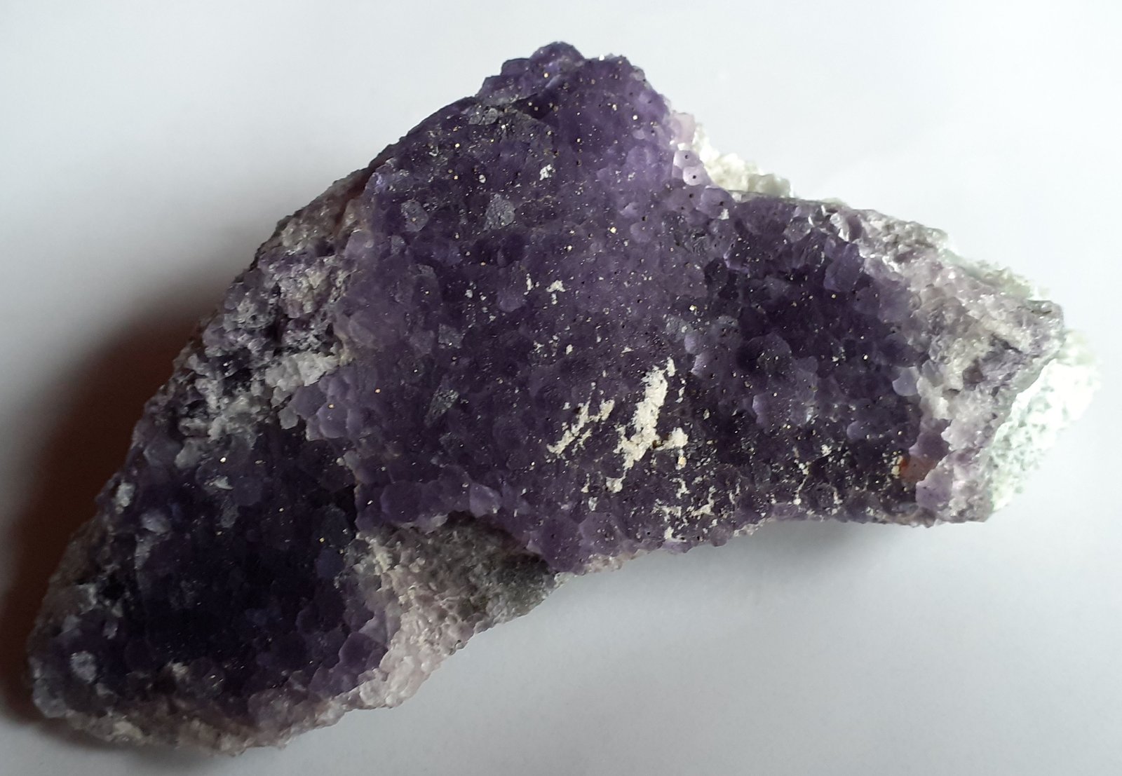 Fluorite, Pyrite
8 x 4,5 cm
(Autor: Volkmar Stingl)