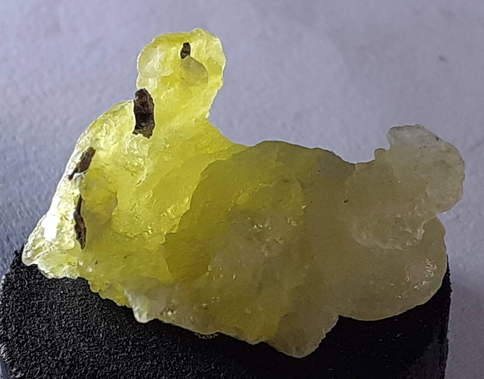 Brucite
2 x 1,7 cm
(Autor: Volkmar Stingl)