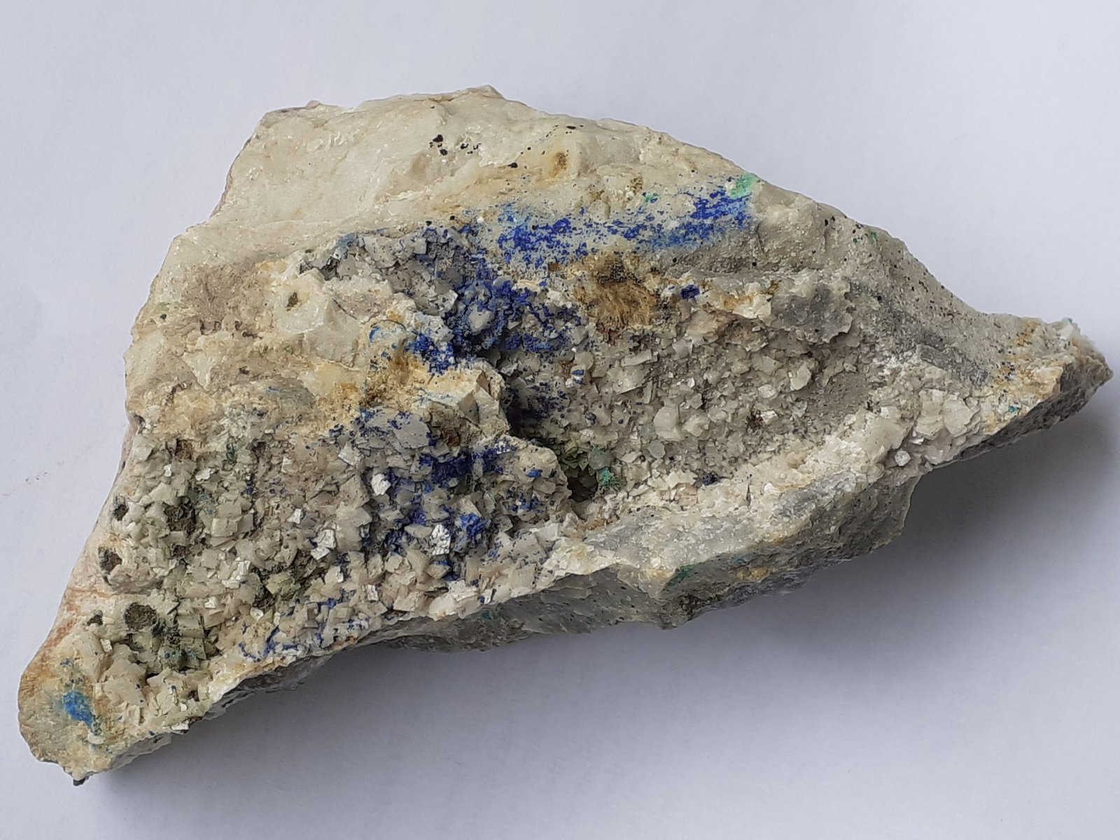 Azurite, Malachite, Quartz, Dolomite, Tetrahedrite
13,5 x 7 cm
(Autor: Volkmar Stingl)