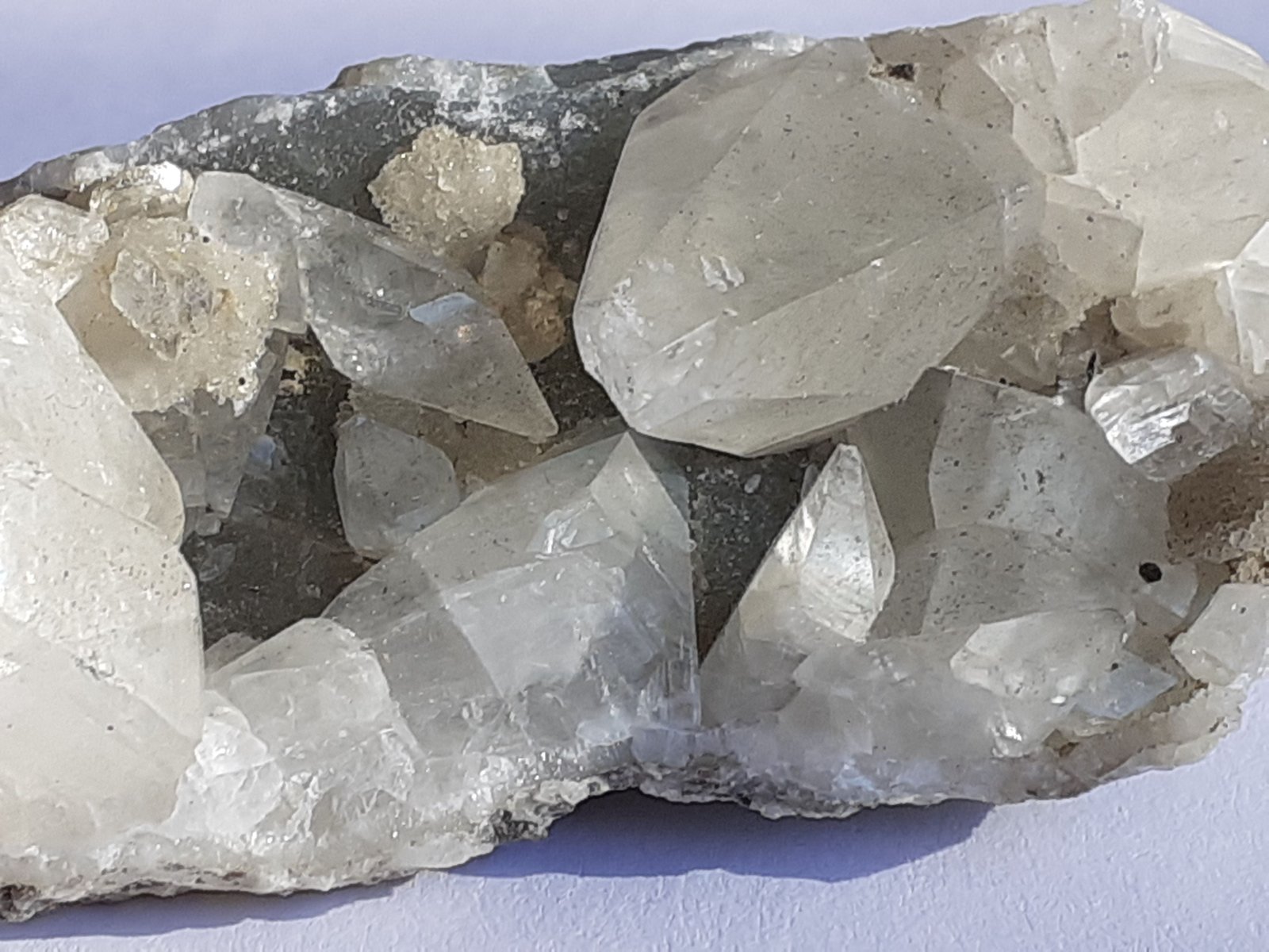 Calcite, Pyrite
6 x 3 cm
(Autor: Volkmar Stingl)