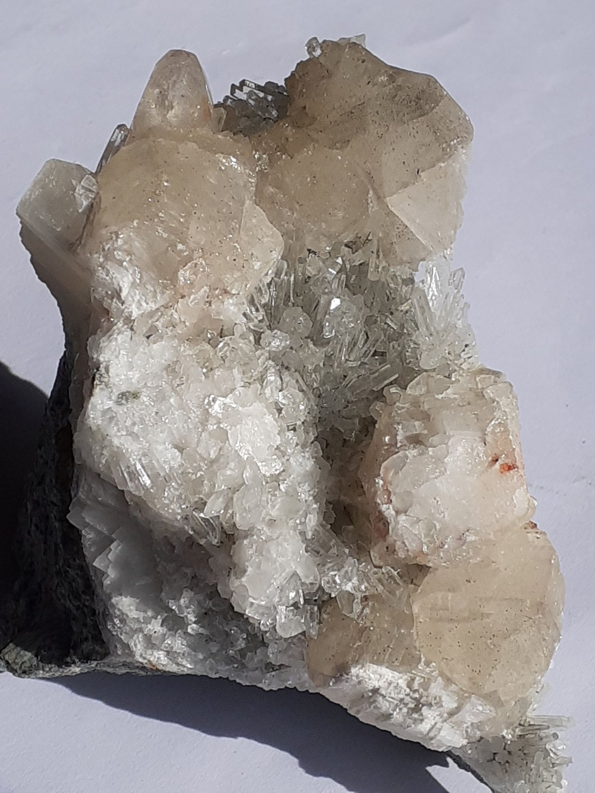 Calcite, Quartz
10,5 x 5,5 cm
(Autor: Volkmar Stingl)