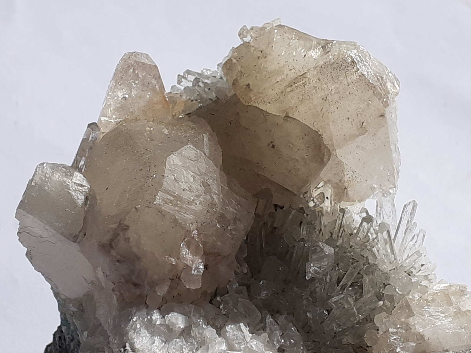 Calcite, Quartz
10,5 x 5,5 cm
(Autor: Volkmar Stingl)