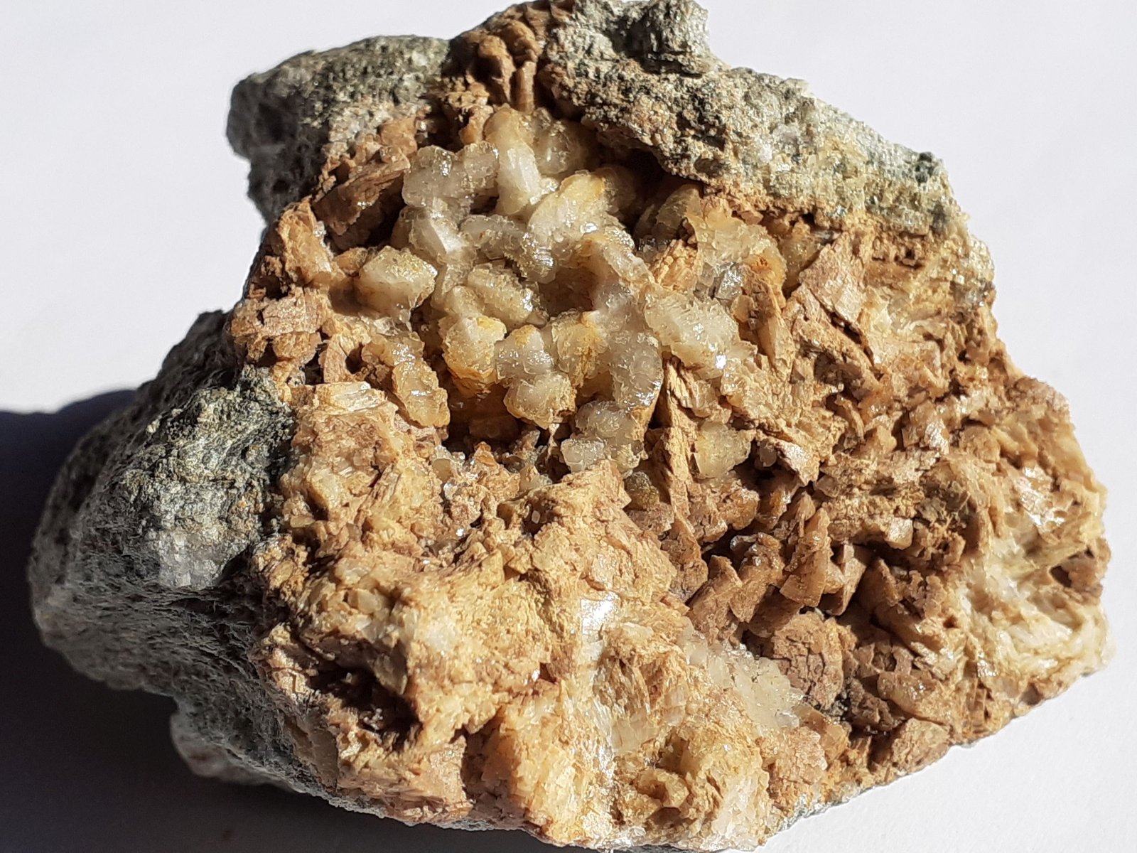 Calcite, Siderite
5 x 4 cm
(Autor: Volkmar Stingl)