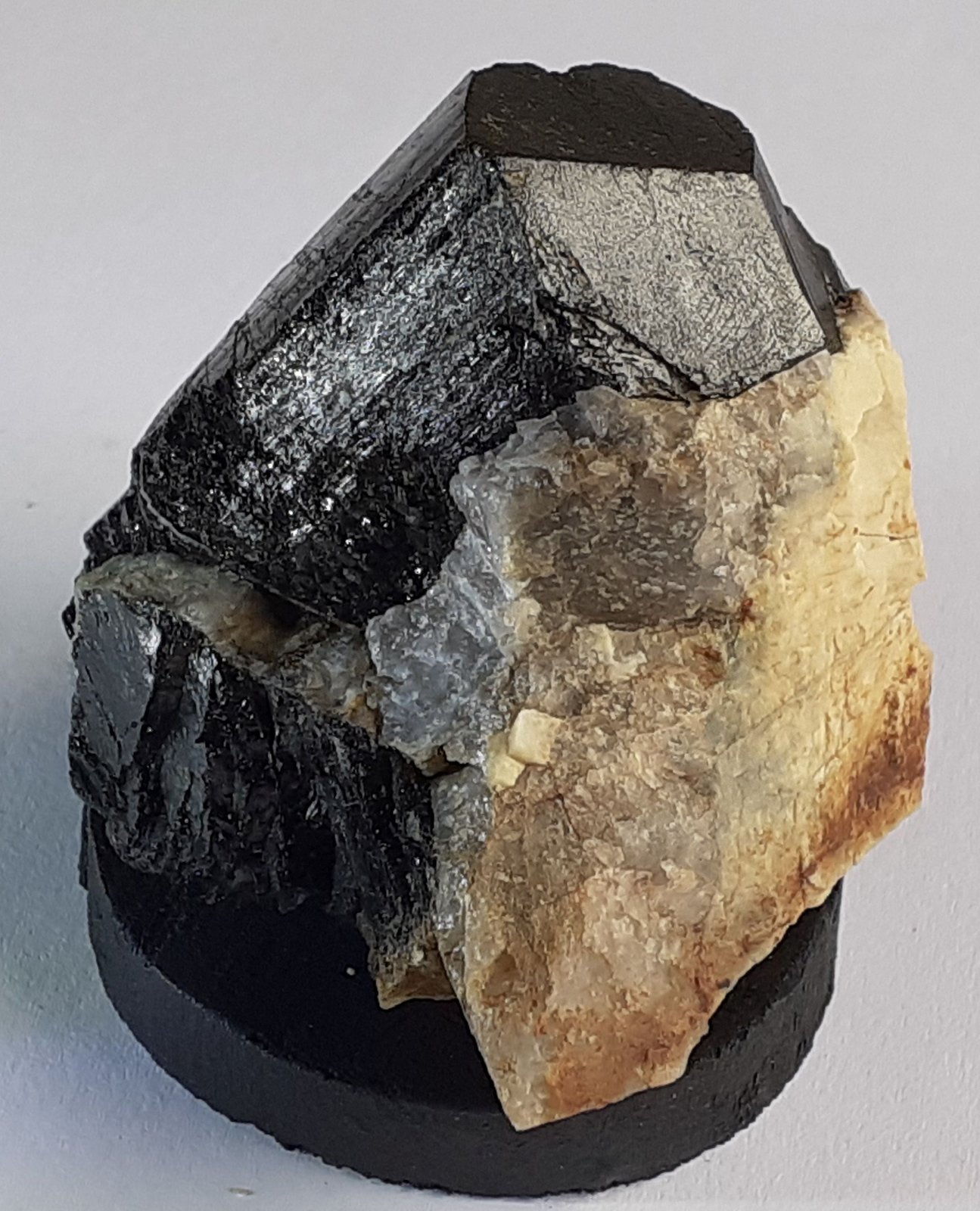 Schorl (Tourmaline Group)
4,5 x 4 cm
(Autor: Volkmar Stingl)
