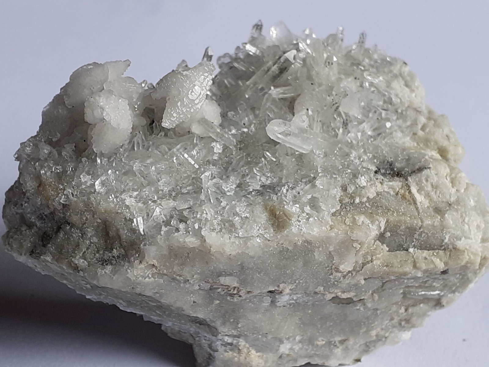Calcite, Quartz, Pyrite
5,5 x 3,5 cm
(Autor: Volkmar Stingl)