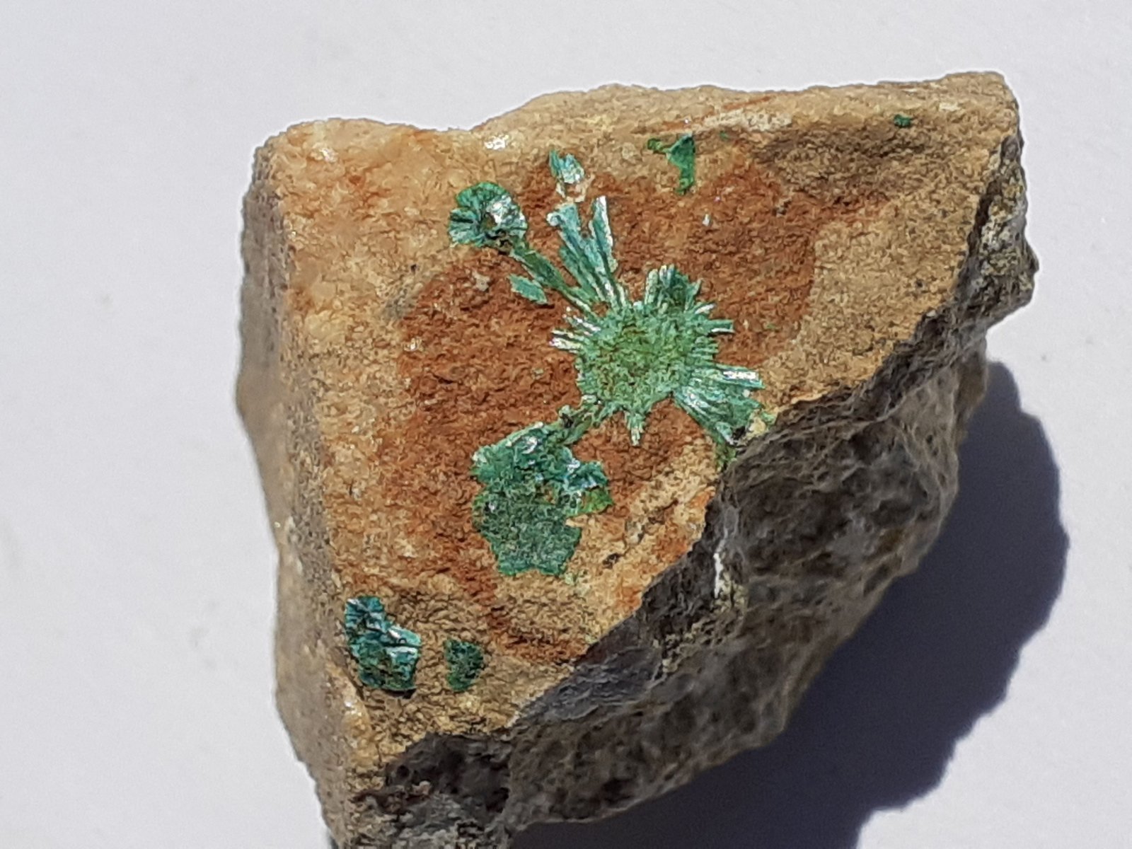 Tyrolite
1,5 x 1,5 cm
(Autor: Volkmar Stingl)
