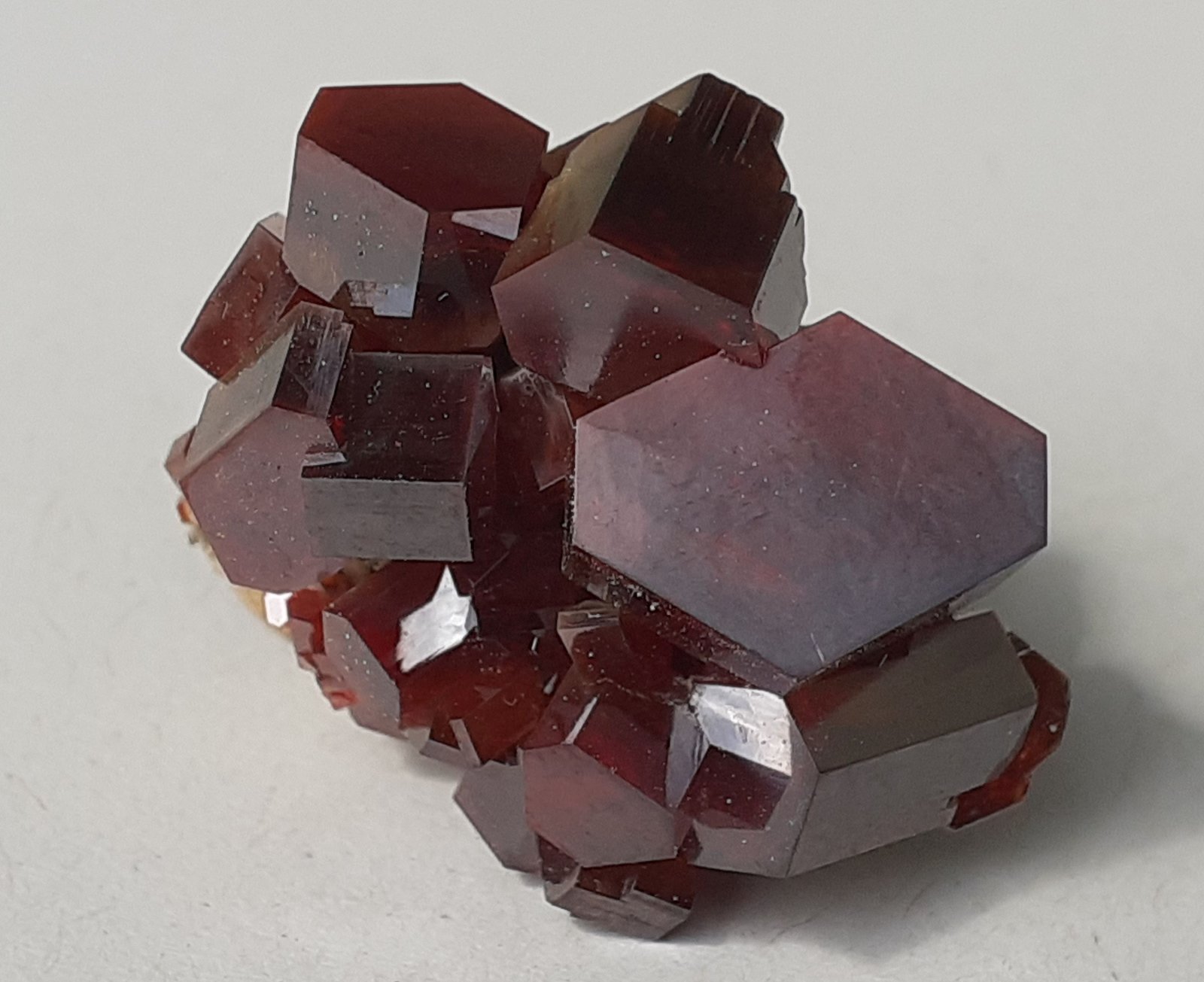 Vanadinite
2,5 x 2 cm
(Autor: Volkmar Stingl)