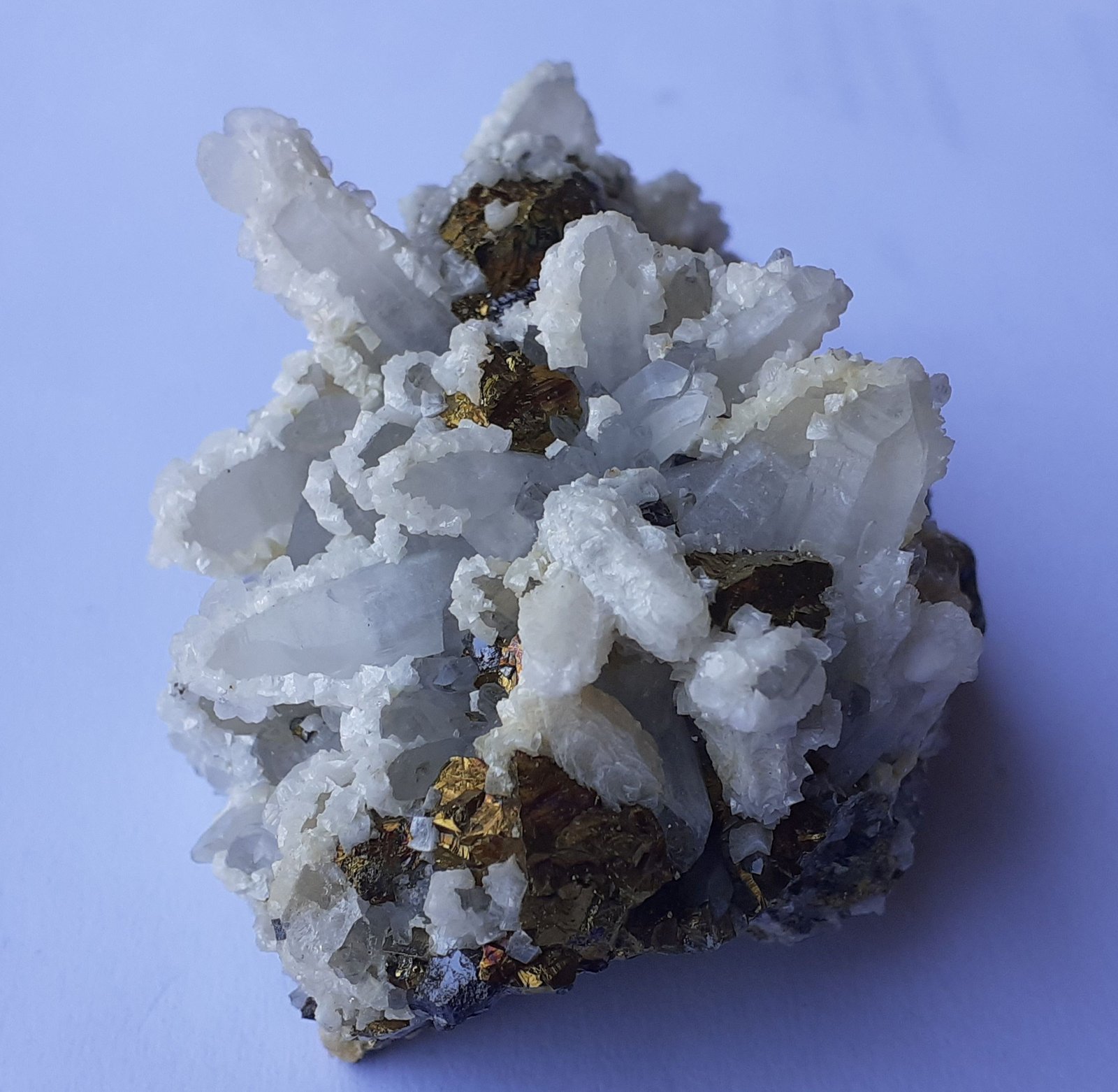 Siderite, Quartz, Chalcopyrite
7 x 5 cm
(Autor: Volkmar Stingl)