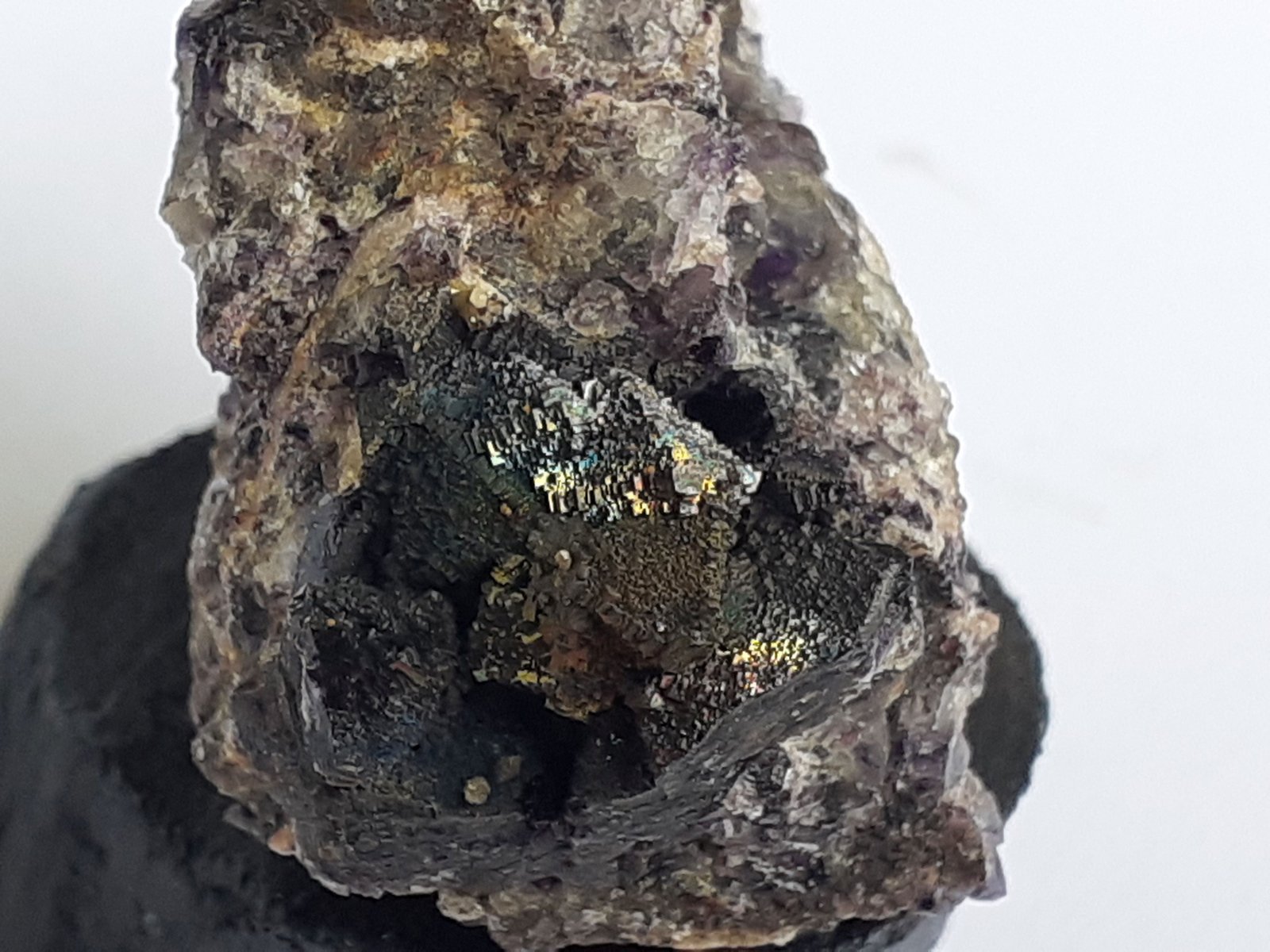 Goethite on Fluorite
3,5 x 3 cm
(Autor: Volkmar Stingl)