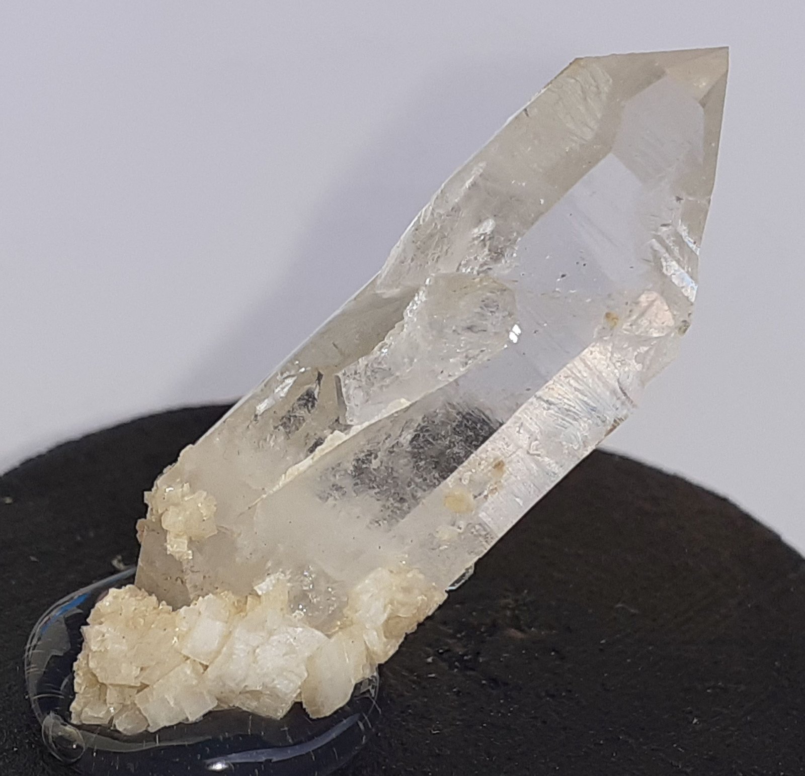 Quartz, Dolomite
3 x 1 cm
(Autor: Volkmar Stingl)