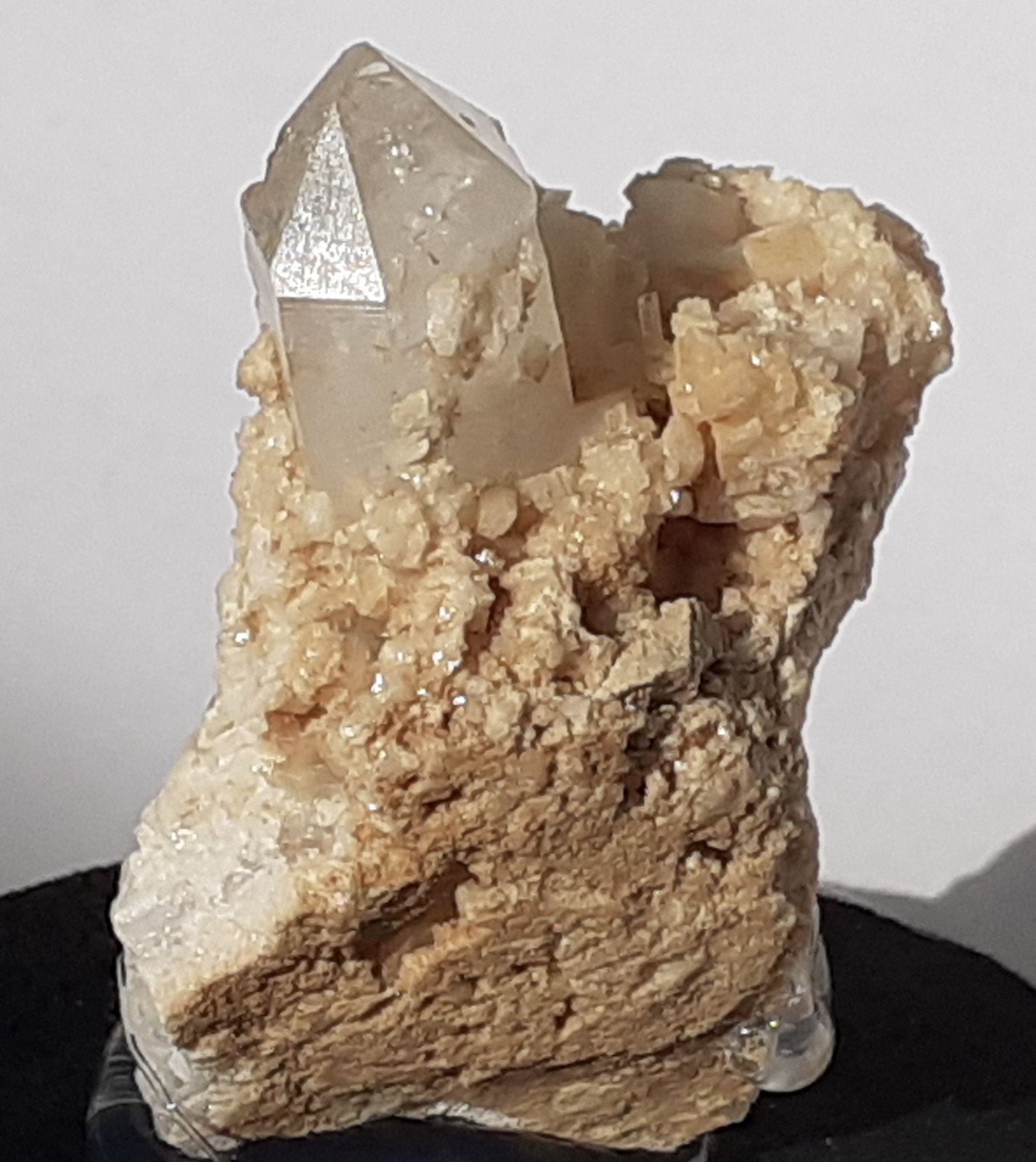 Quartz, Dolomite
3 x 2 cm
(Autor: Volkmar Stingl)