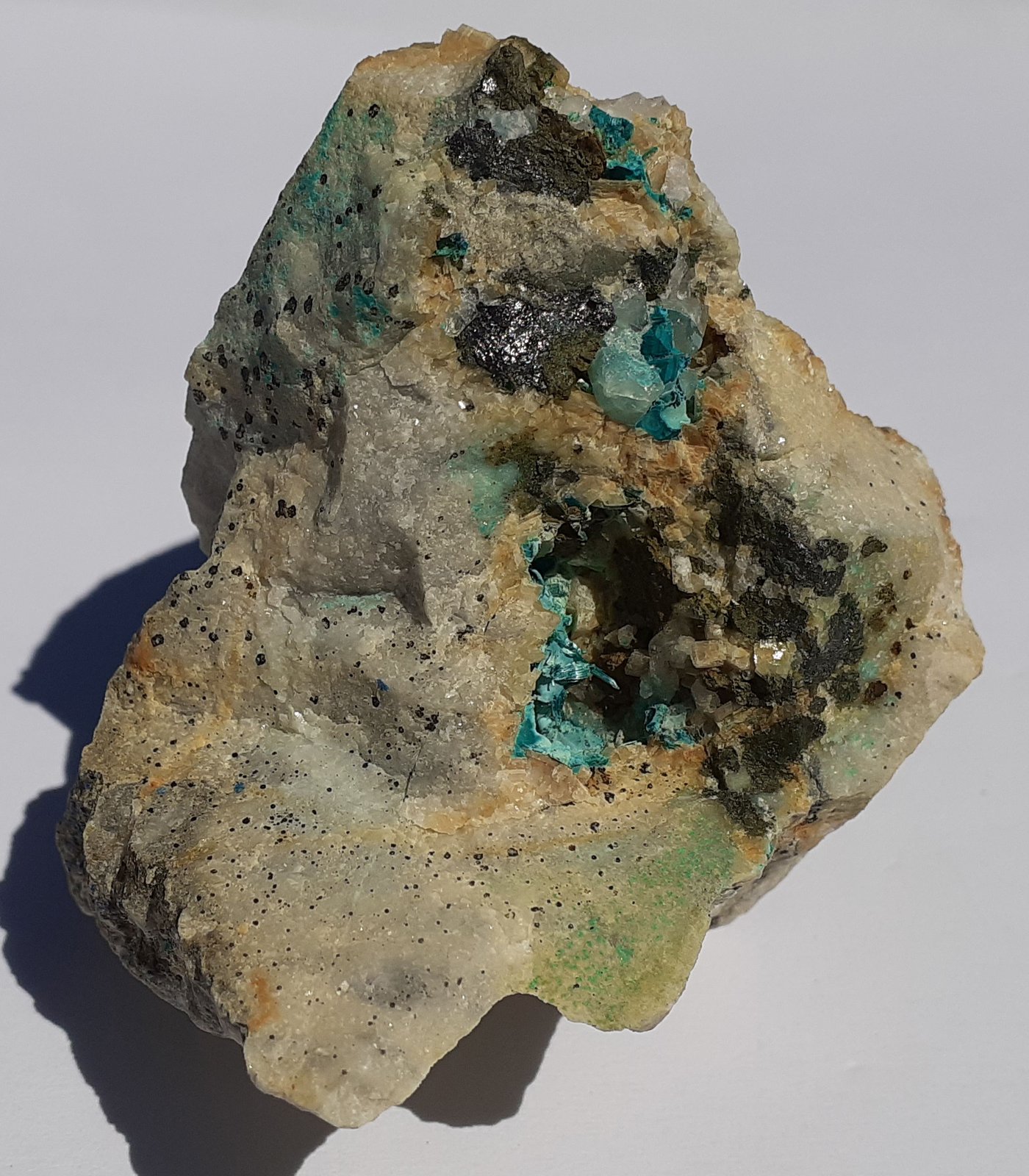 Malachite, Dolomite, Tetrahedrite series, Calcite
5,5 x 5 cm
(Autor: Volkmar Stingl)