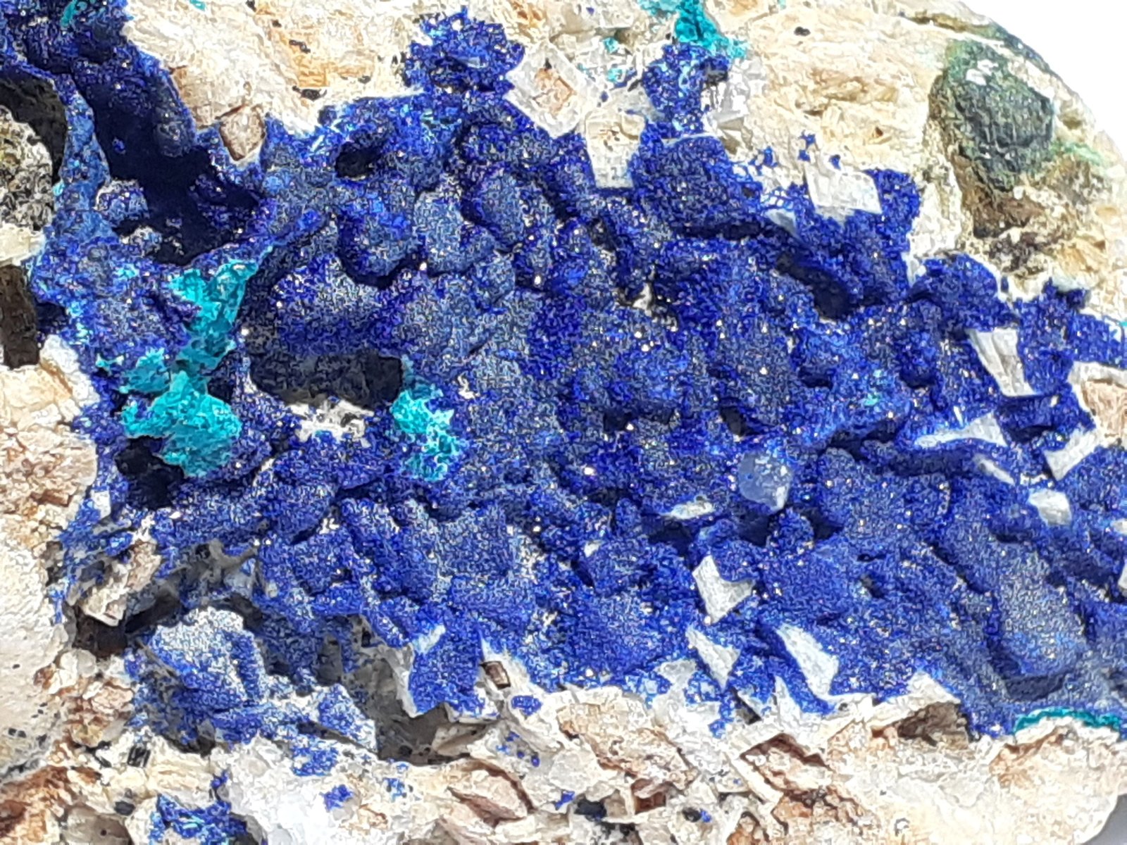 Azurite, Malachite, Dolomite,Tetrahedrite series
7 x 5 cm
(Autor: Volkmar Stingl)