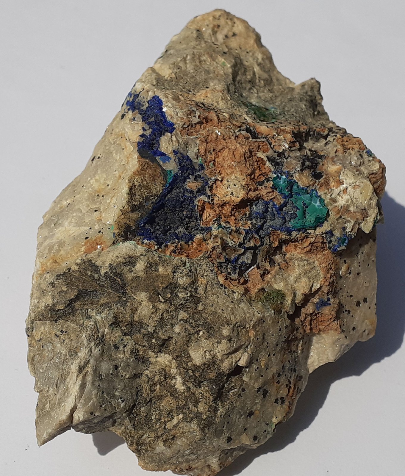 Azurite, Malachite, Dolomite ps. Siderite
8,5 x 6 cm
(Autor: Volkmar Stingl)