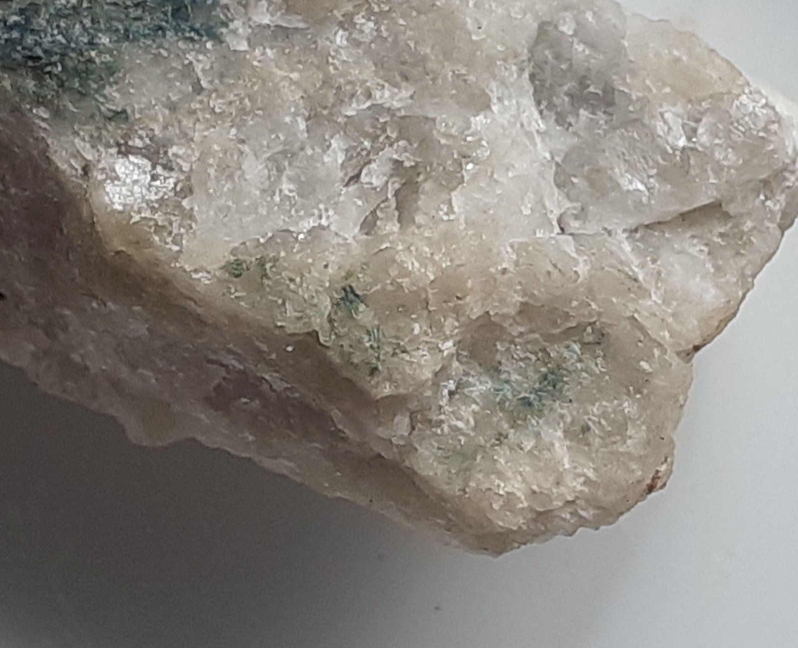 Gormanite
FoV ca. 1,5 x 1 cm
(Autor: Volkmar Stingl)