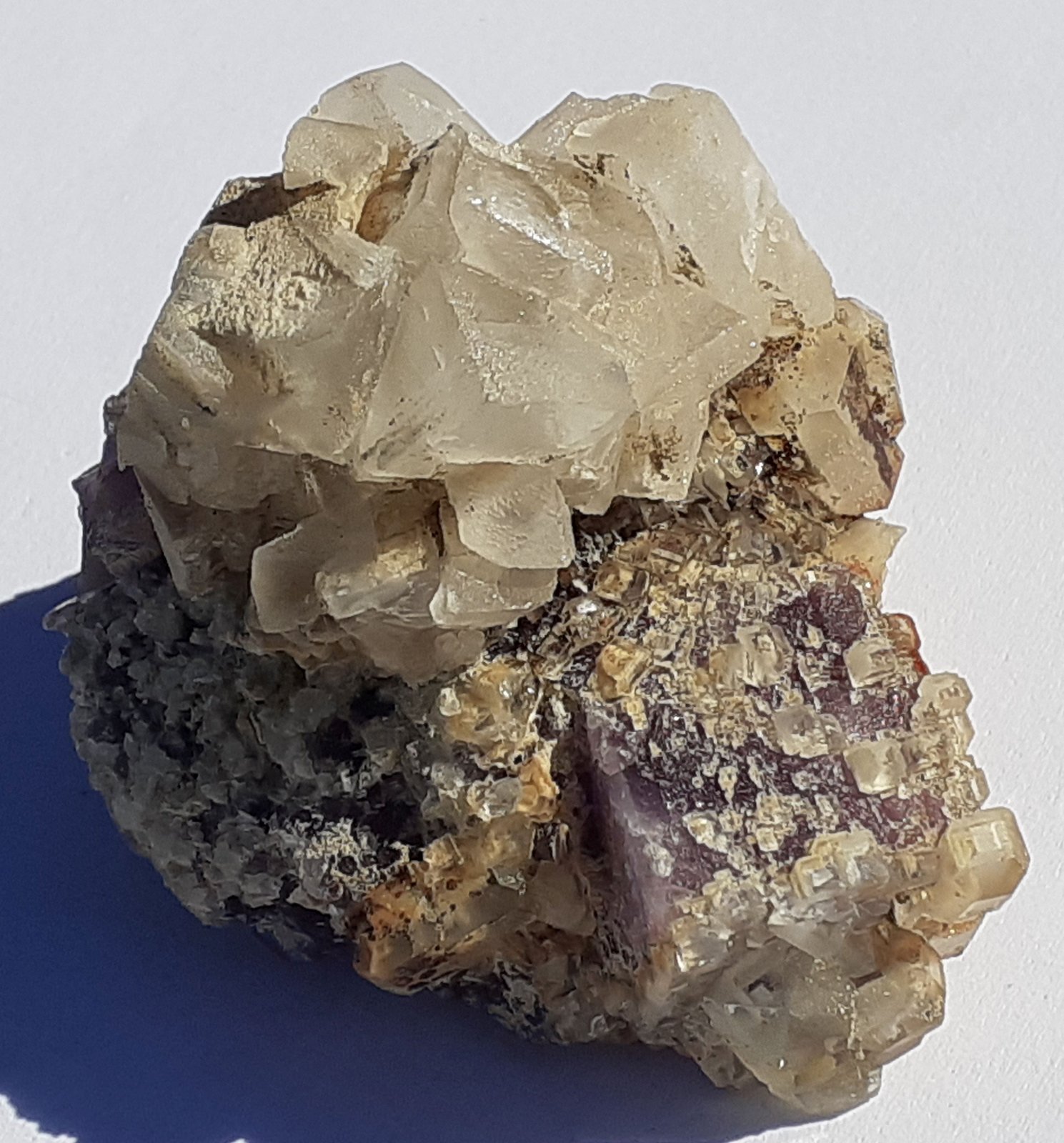 Fluorite, Calcite
5,5 x 4,5 cm
(Autor: Volkmar Stingl)