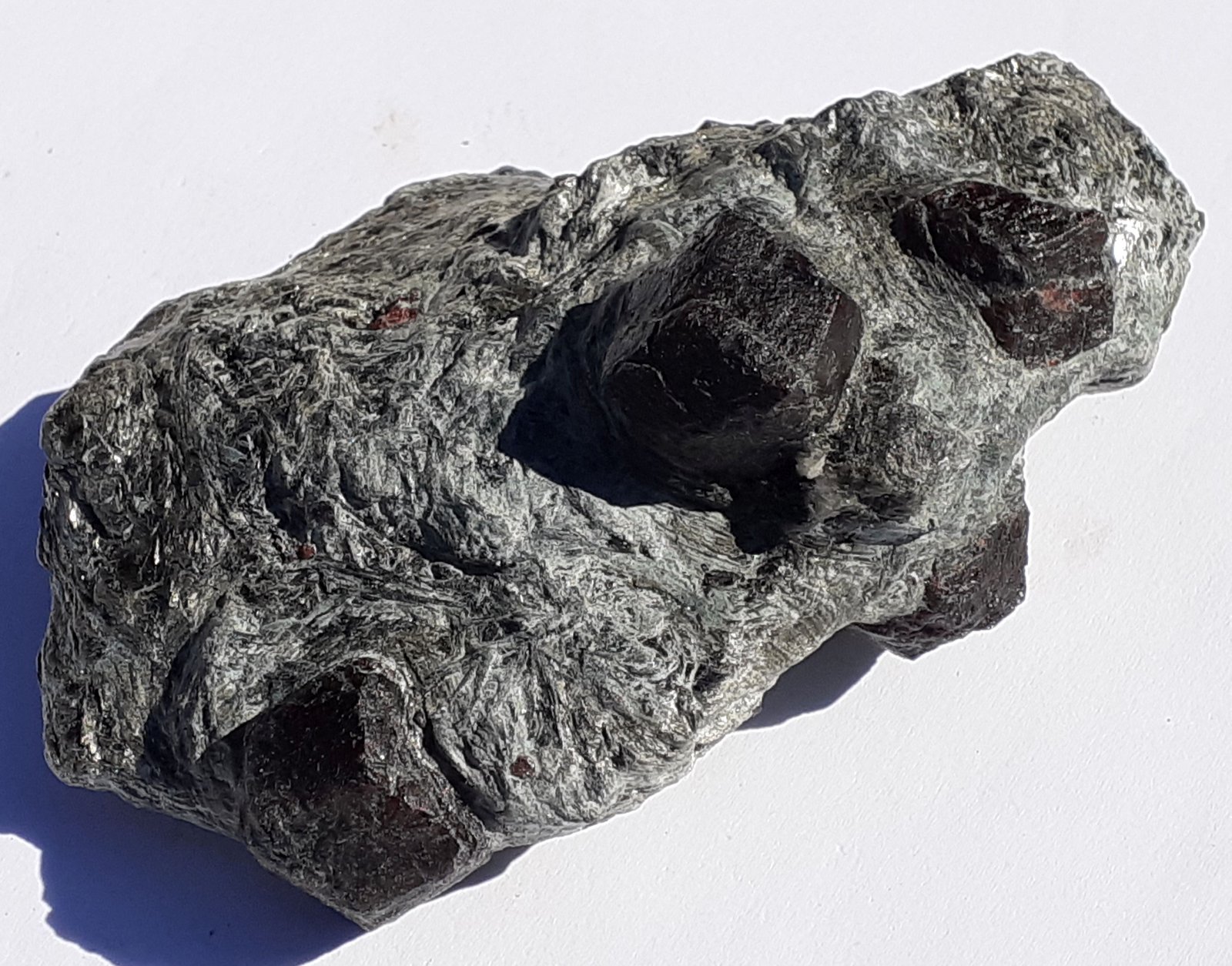 Almandine
10 x 7 cm
(Autor: Volkmar Stingl)