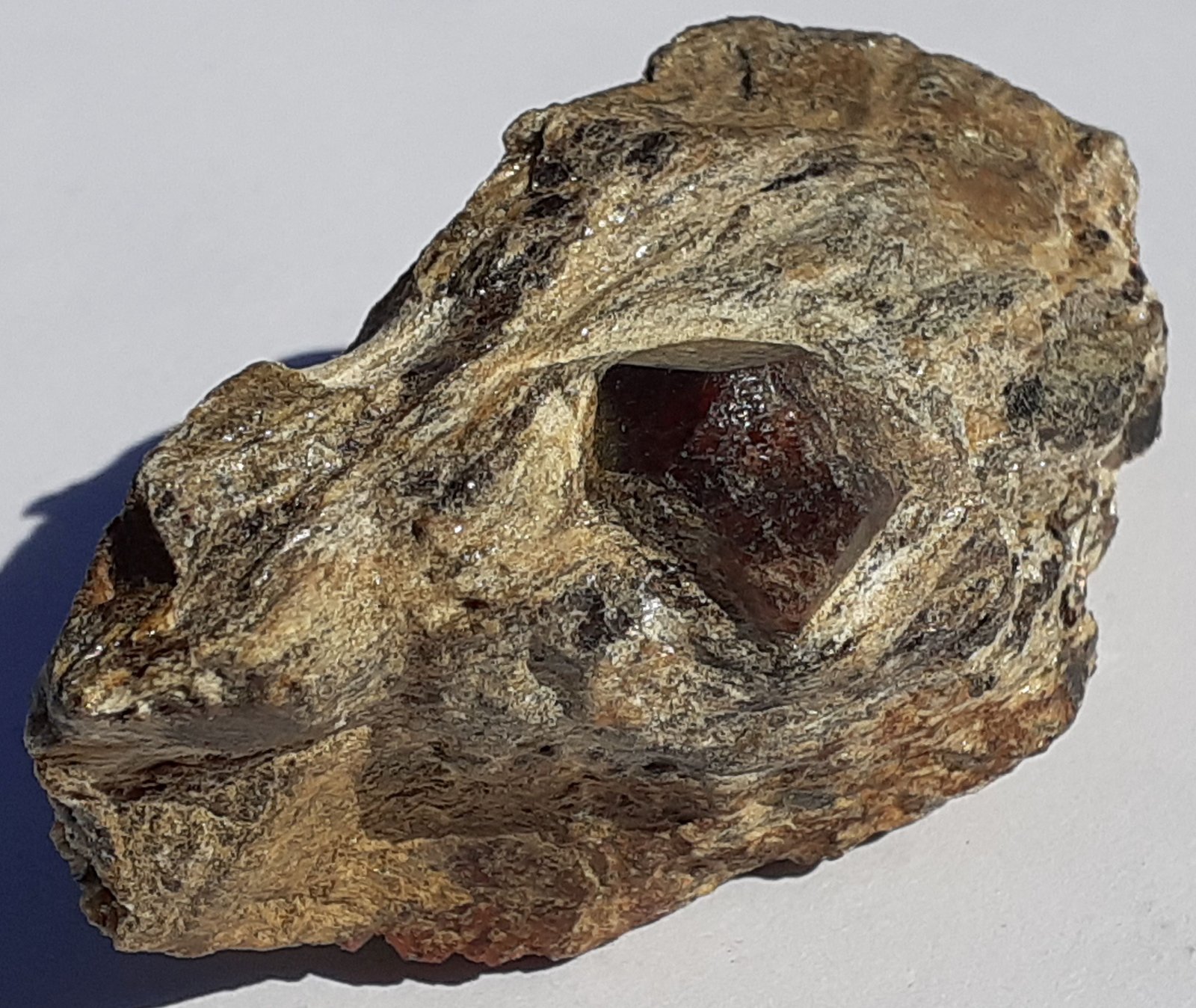 Almandine
5 x 2,5 cm
(Autor: Volkmar Stingl)