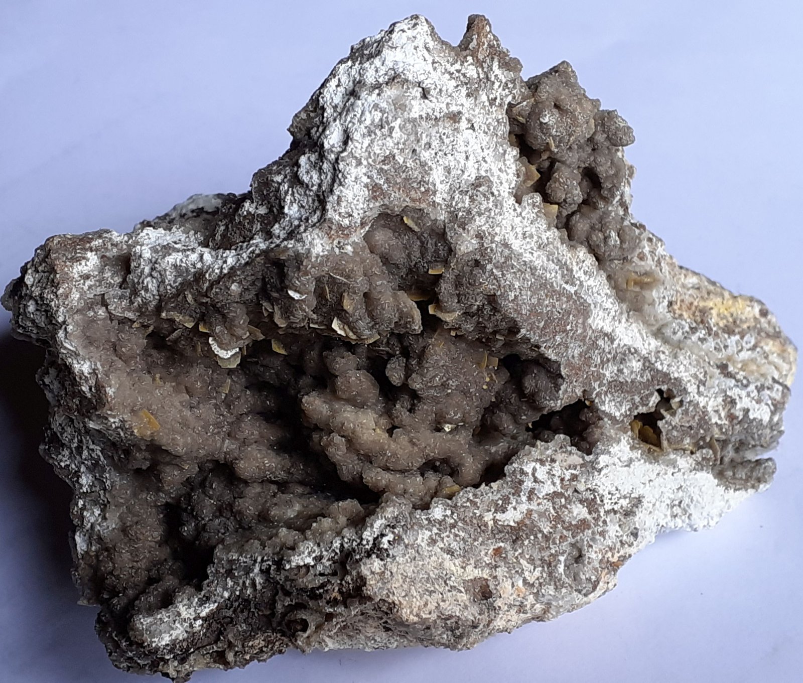 Wulfenite, Smithsonite, Hydrozincite
11 x 8 cm
(Autor: Volkmar Stingl)