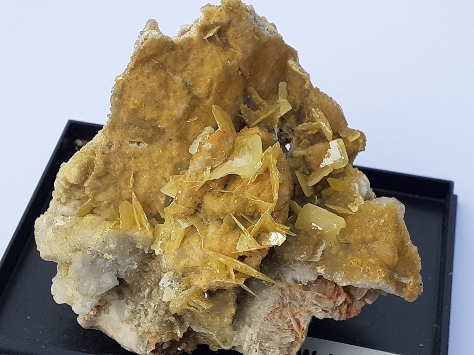 Wulfenite
6 x 6 cm
(Autor: Volkmar Stingl)