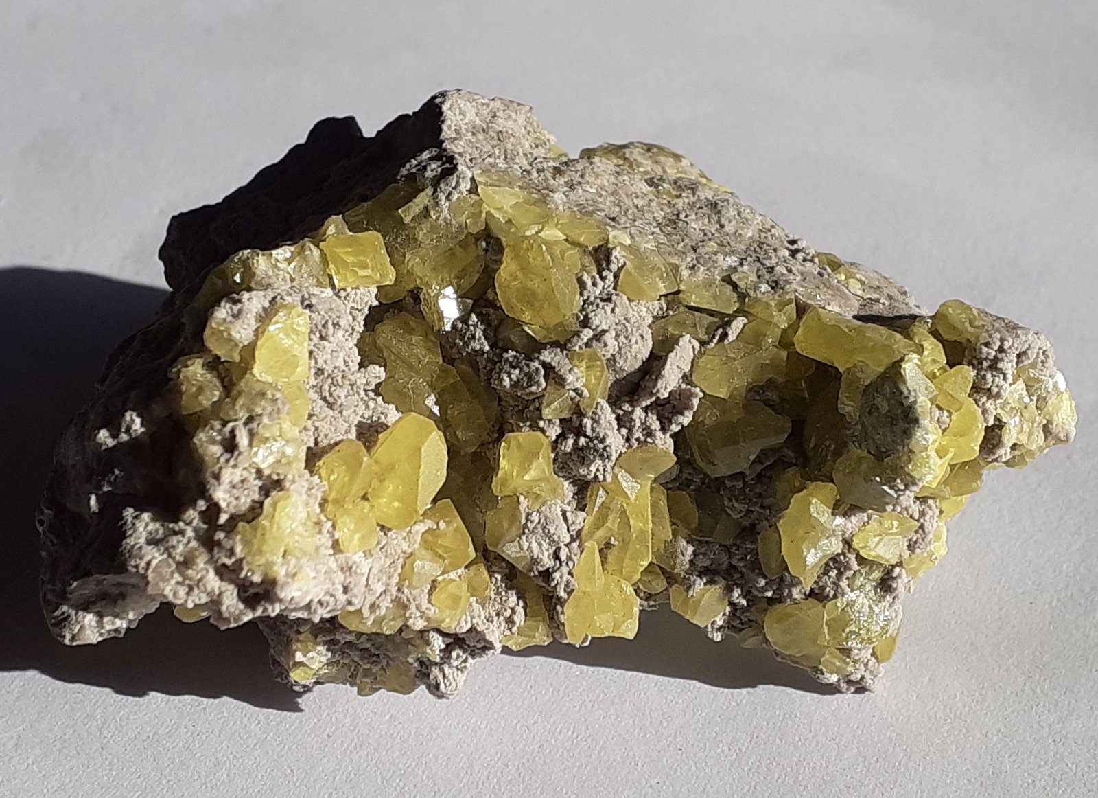 Sulfur
6 x 4 cm
(Autor: Volkmar Stingl)
