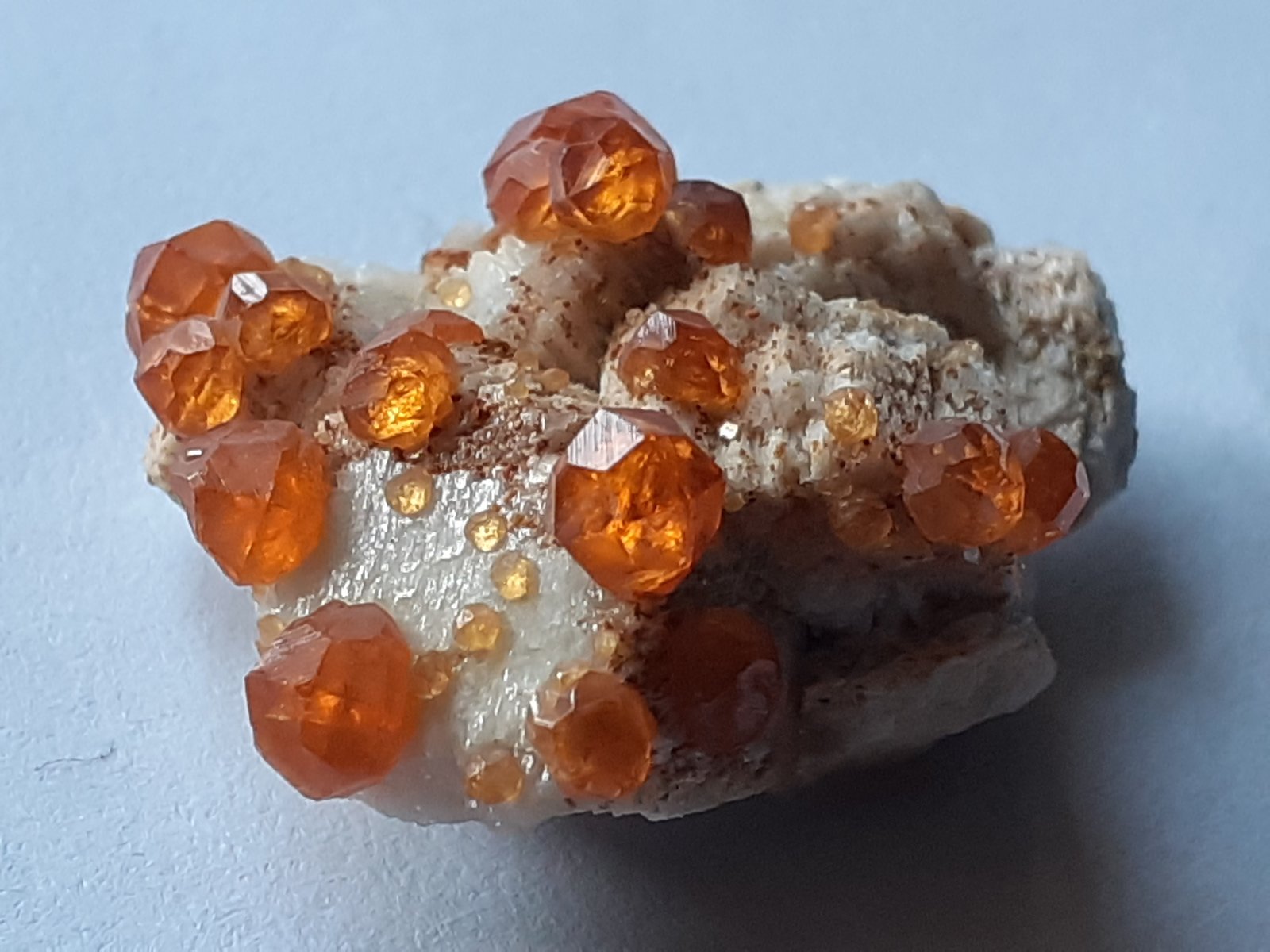 Grossular
2,5 x 2 cm
(Autor: Volkmar Stingl)