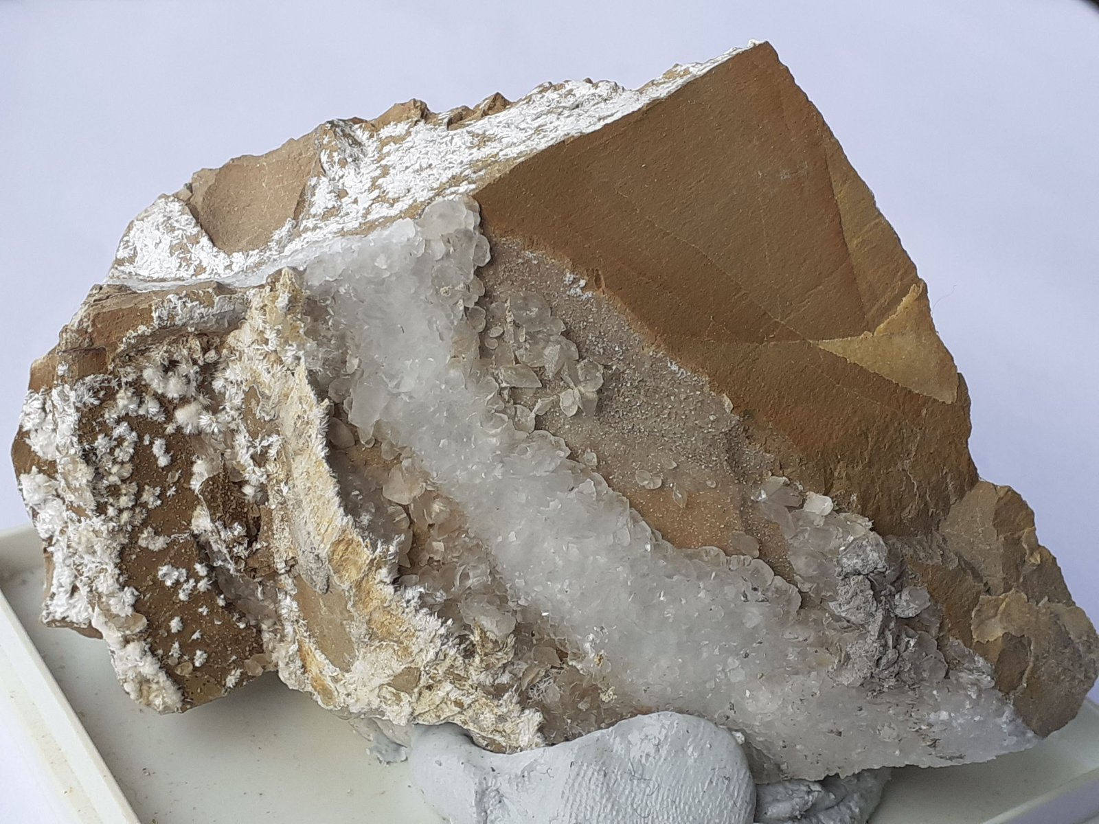 Dawsonite
9 x 5,5 cm
(Autor: Volkmar Stingl)