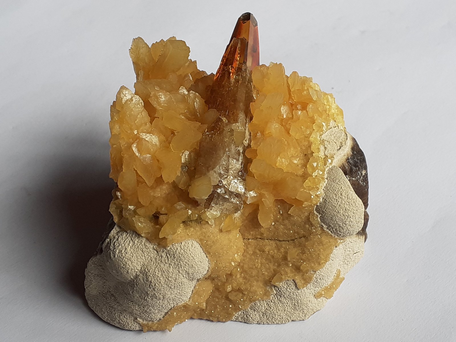 Baryte, Calcite
6,5 x 6,5 cm
(Autor: Volkmar Stingl)