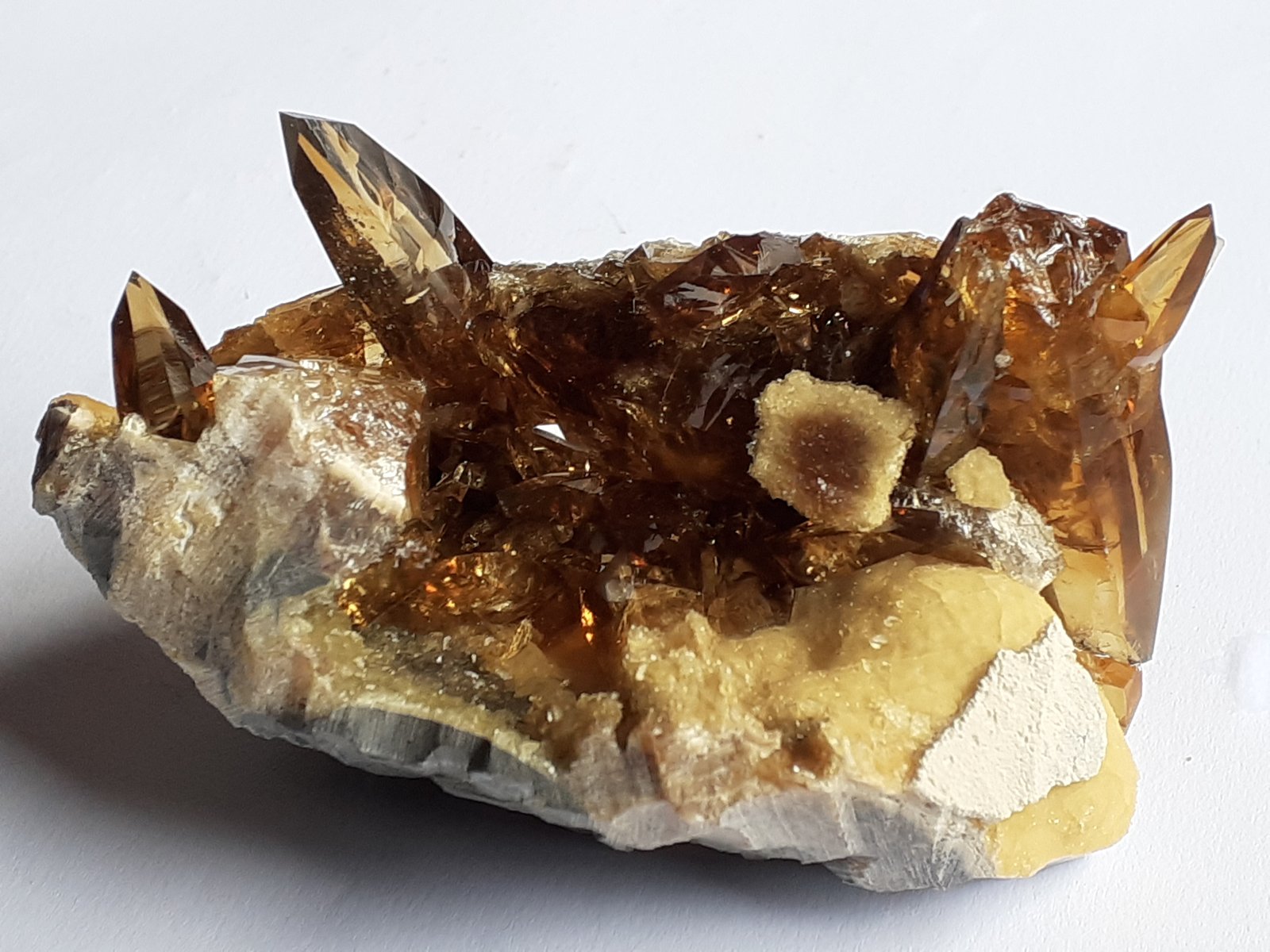 Baryte, Calcite
7,5 x 5 cm
(Autor: Volkmar Stingl)