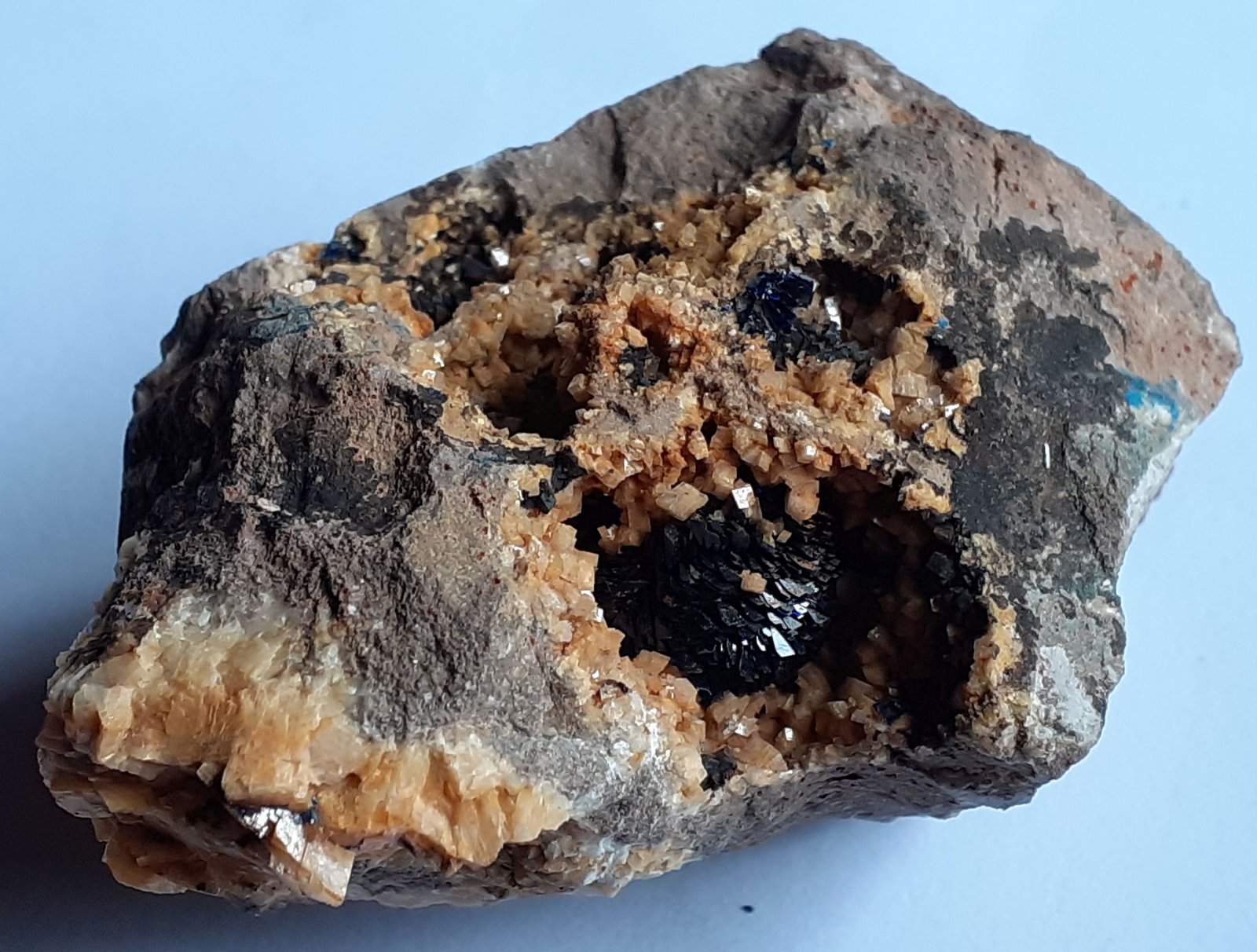 Azurite, Dolomite
5 x 3,5 cm
(Autor: Volkmar Stingl)