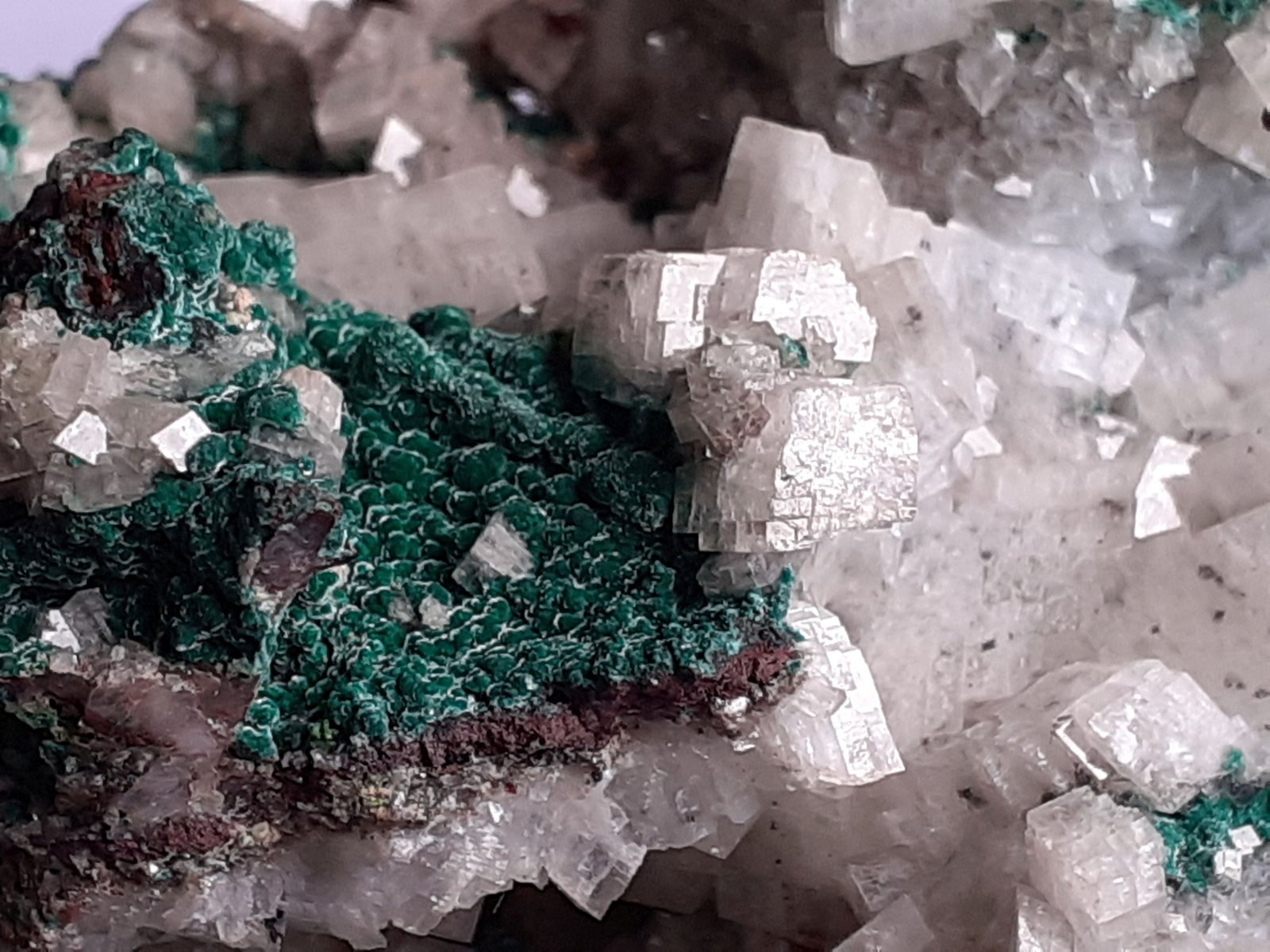 Calcite, Malachite, Duftite
8 x 7 cm
(Autor: Volkmar Stingl)