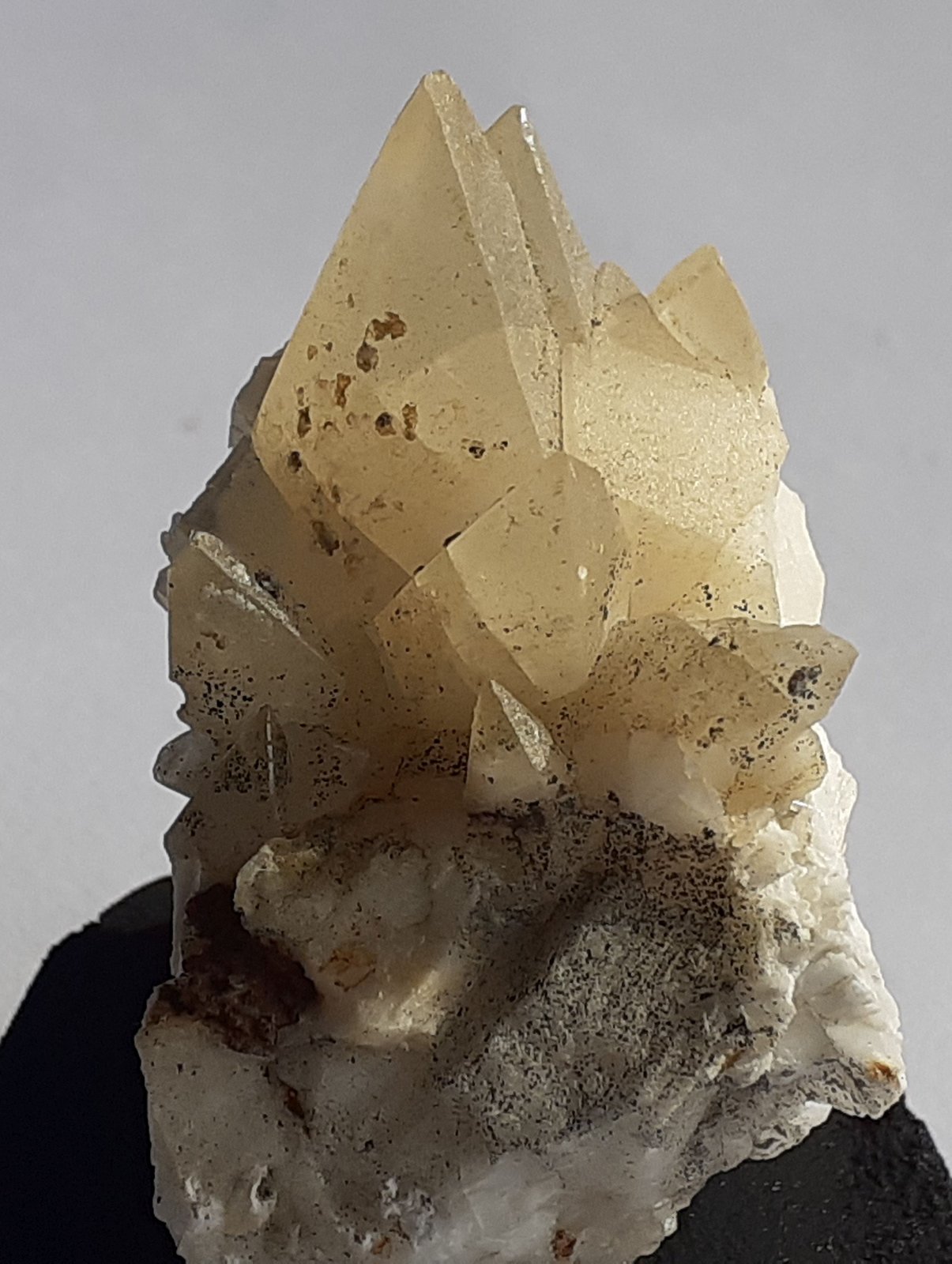Calcite
4 x 2,5 cm
(Autor: Volkmar Stingl)