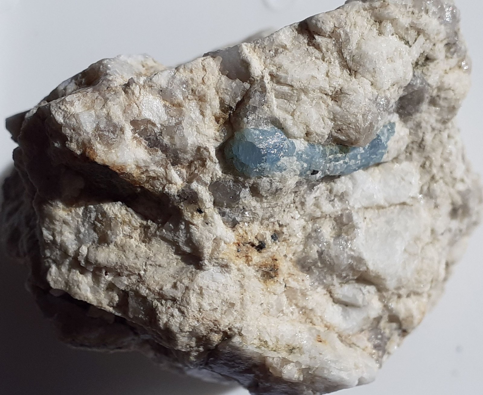 Beryll (variety aquamarine)
5 x 3,5 cm
(Autor: Volkmar Stingl)