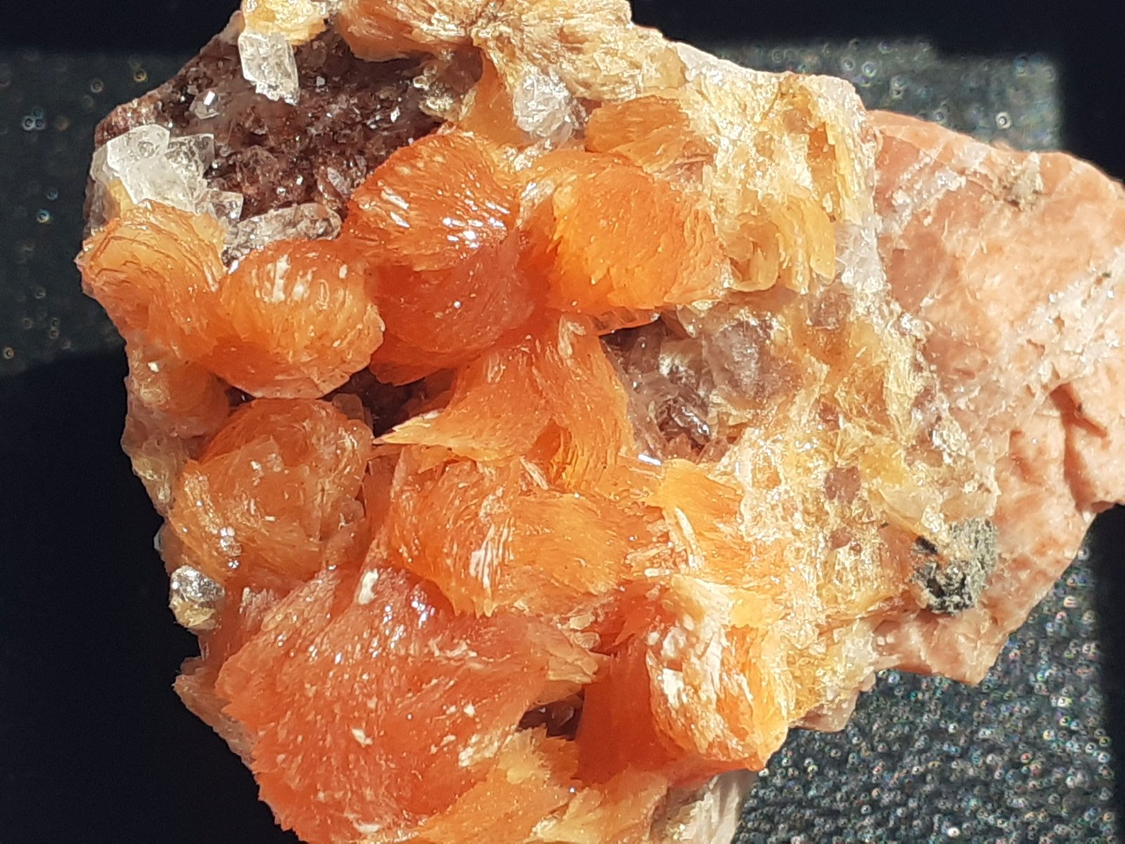 Tinzenite
2,7 x 2,5 cm
(Autor: Volkmar Stingl)
